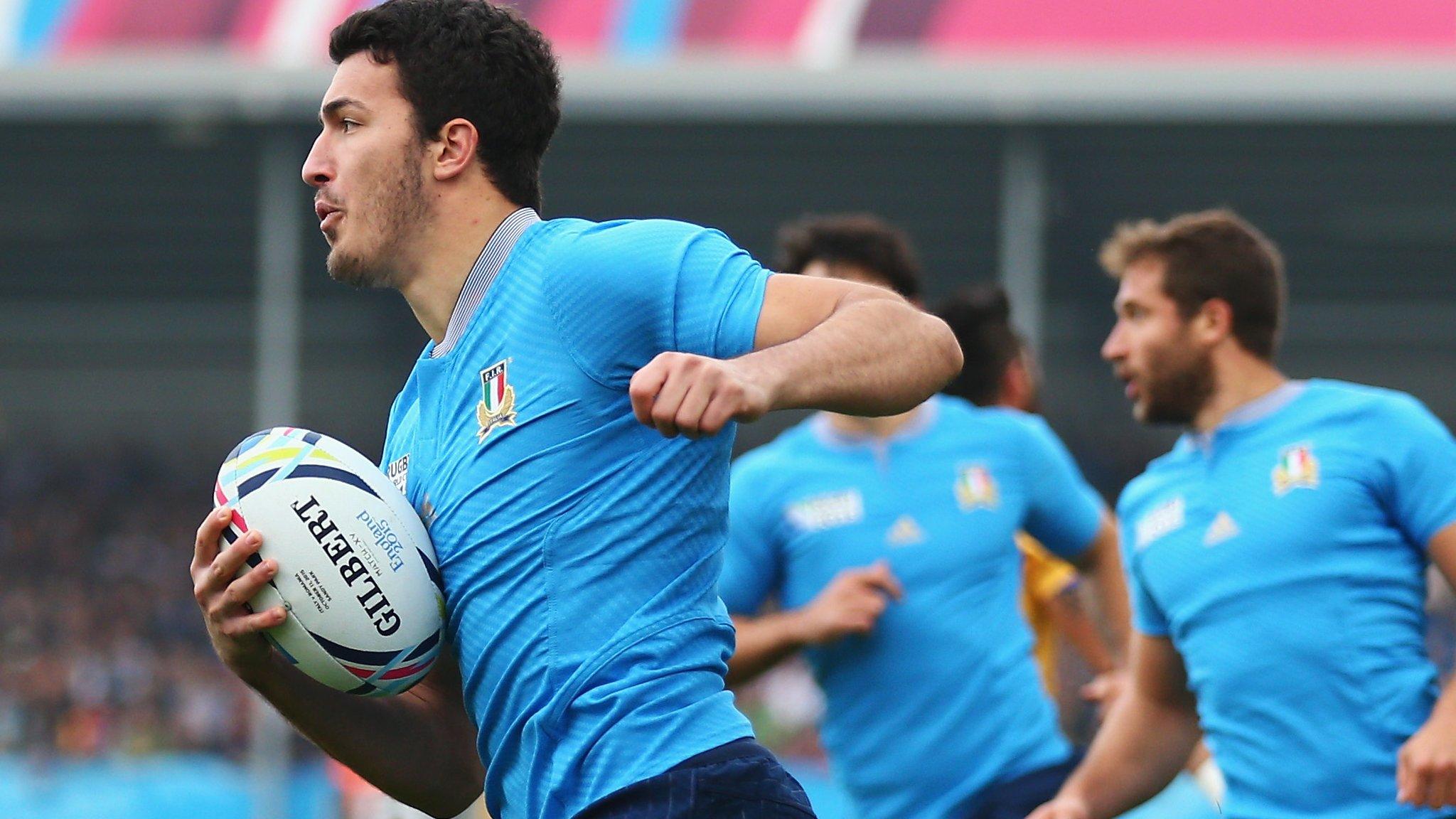 Italy's Leonardo Sarto runs in for try during the game game against Romania at the 2015 Rugby World Cup