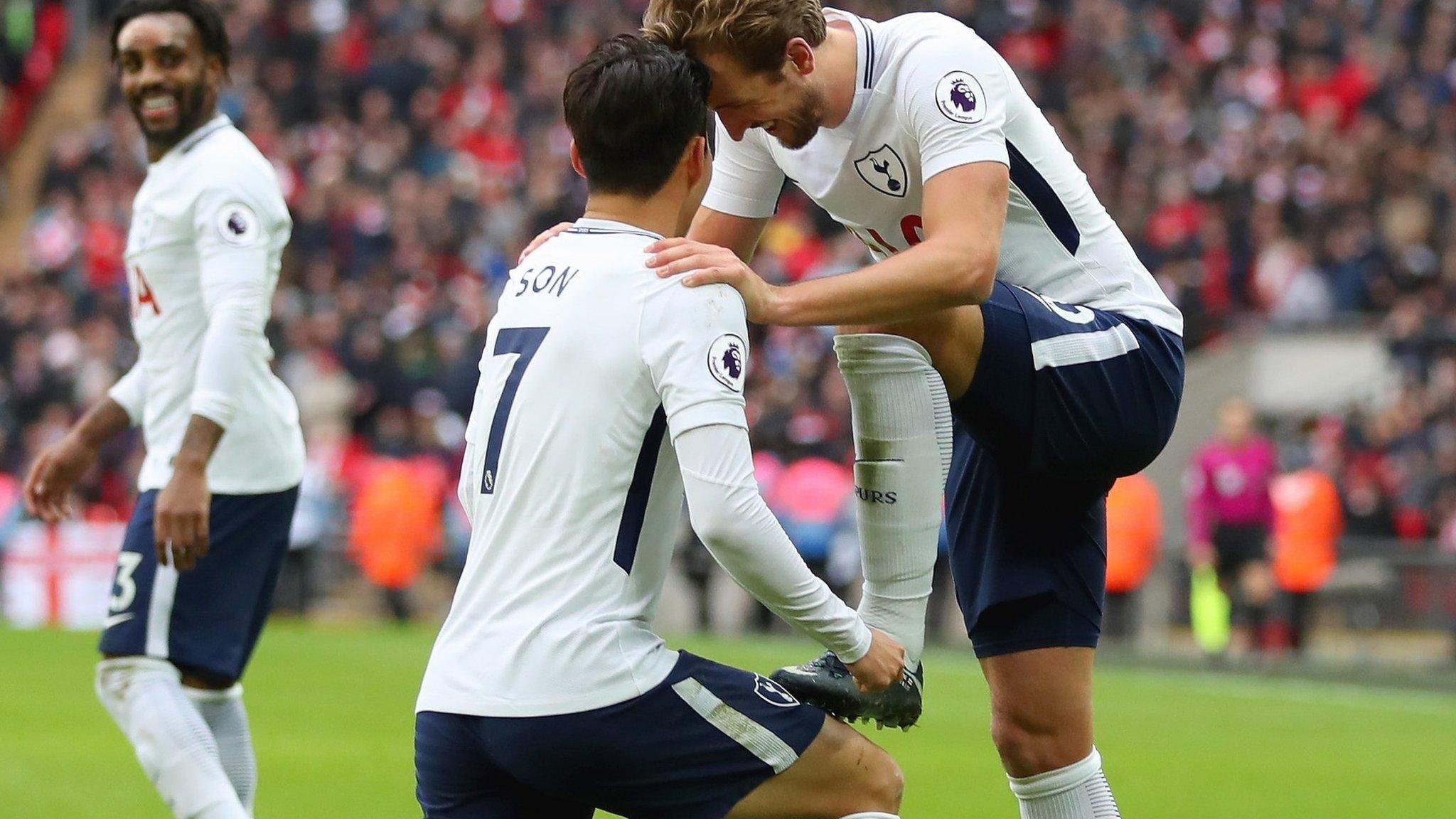 Harry Kane of Tottenham Hotspur celebrates