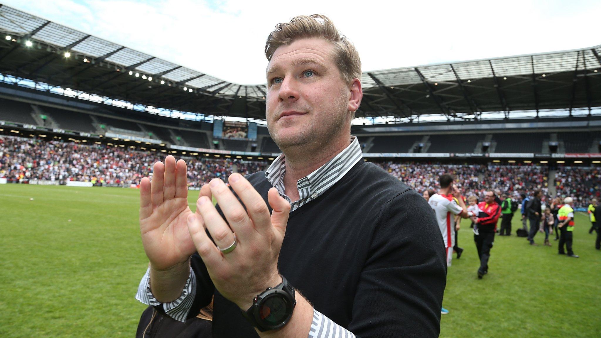 Karl Robinson