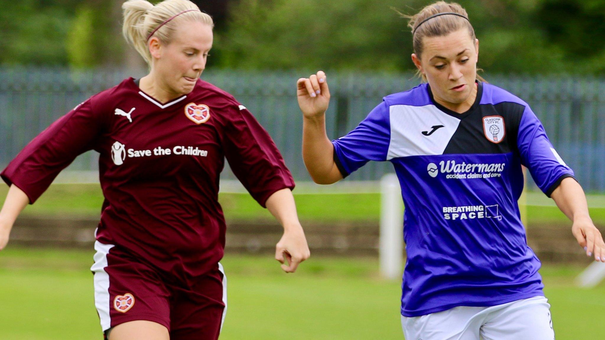 Glasgow City's Katie McCabe (right)