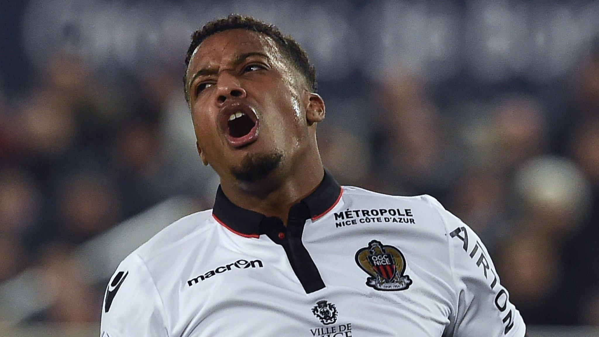 Nice forward Alassane Plea