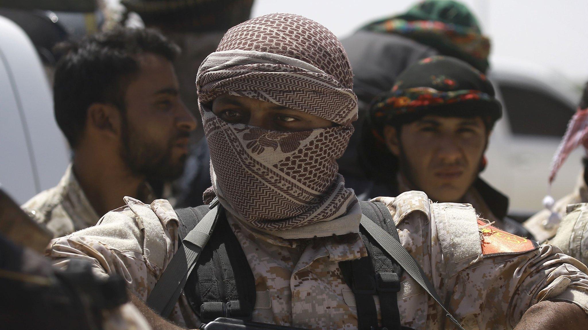 Syrian Democratic Forces (SDF) fighters in the village of Hazima, Syria (6 June 2017)