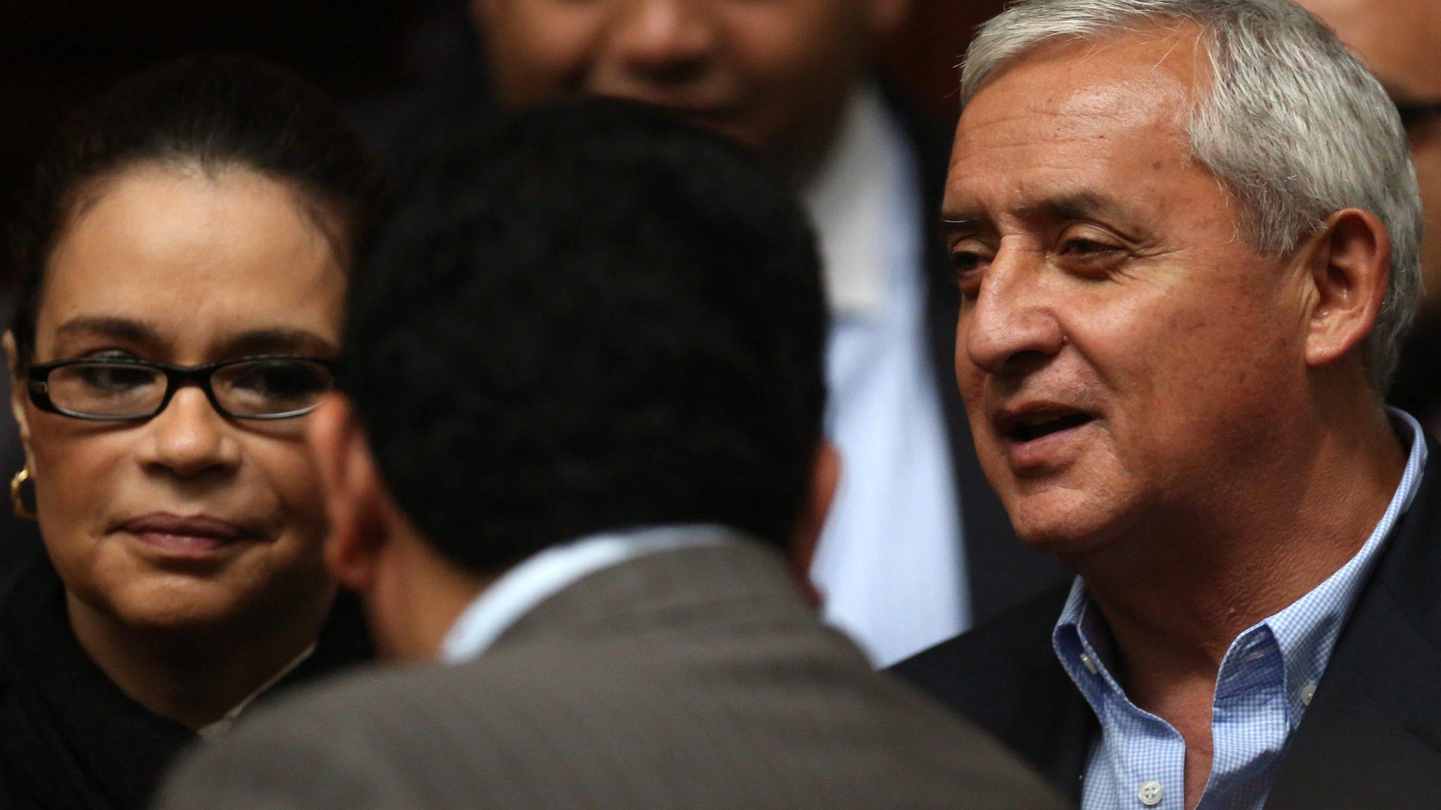 Otto Perez Molina next to former vice president Roxana Baldetti at court hearing in Guatemala City, 13 June 2016