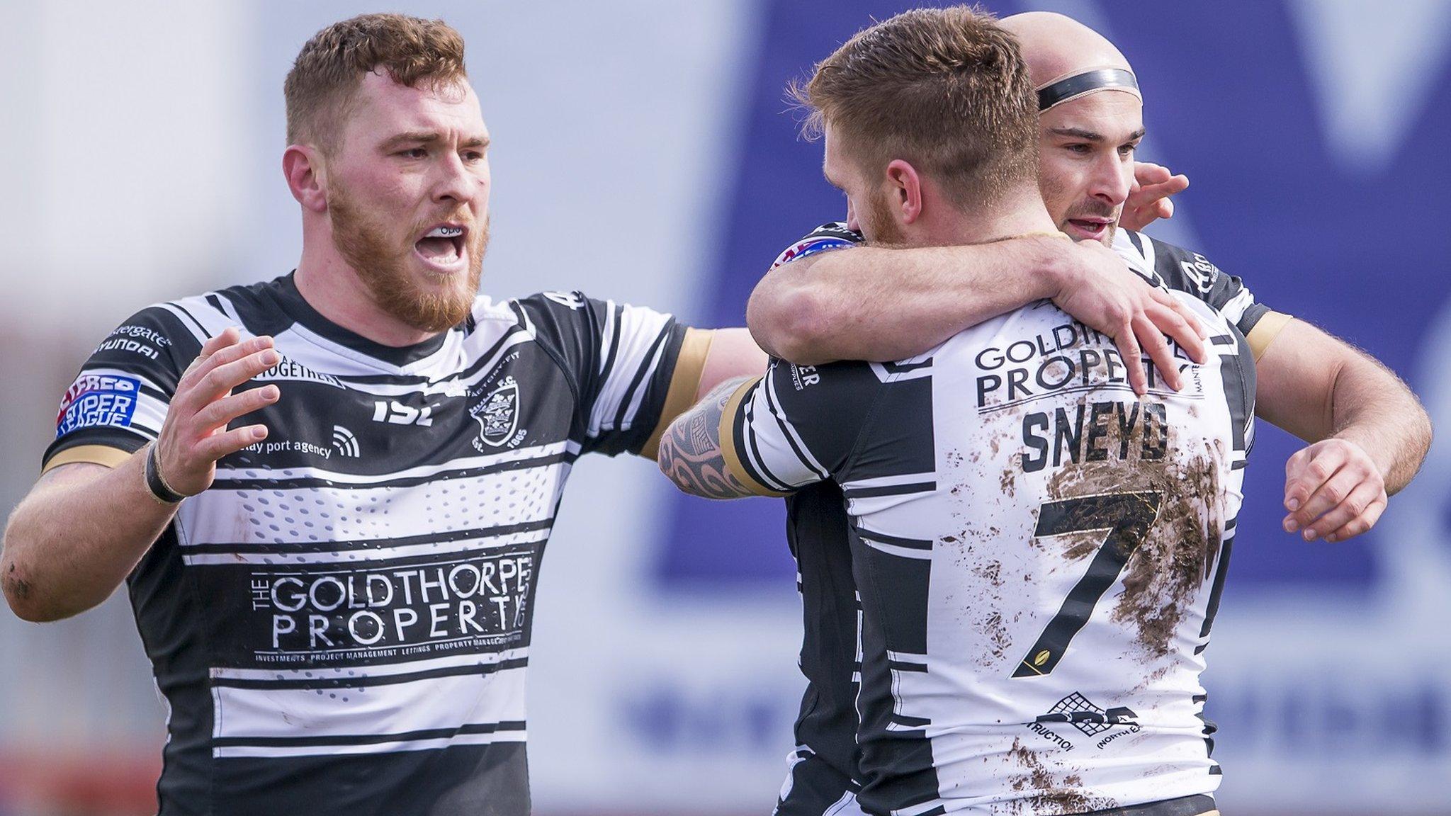 Skipper Danny Houghton's early try set Hull FC on their way to victory