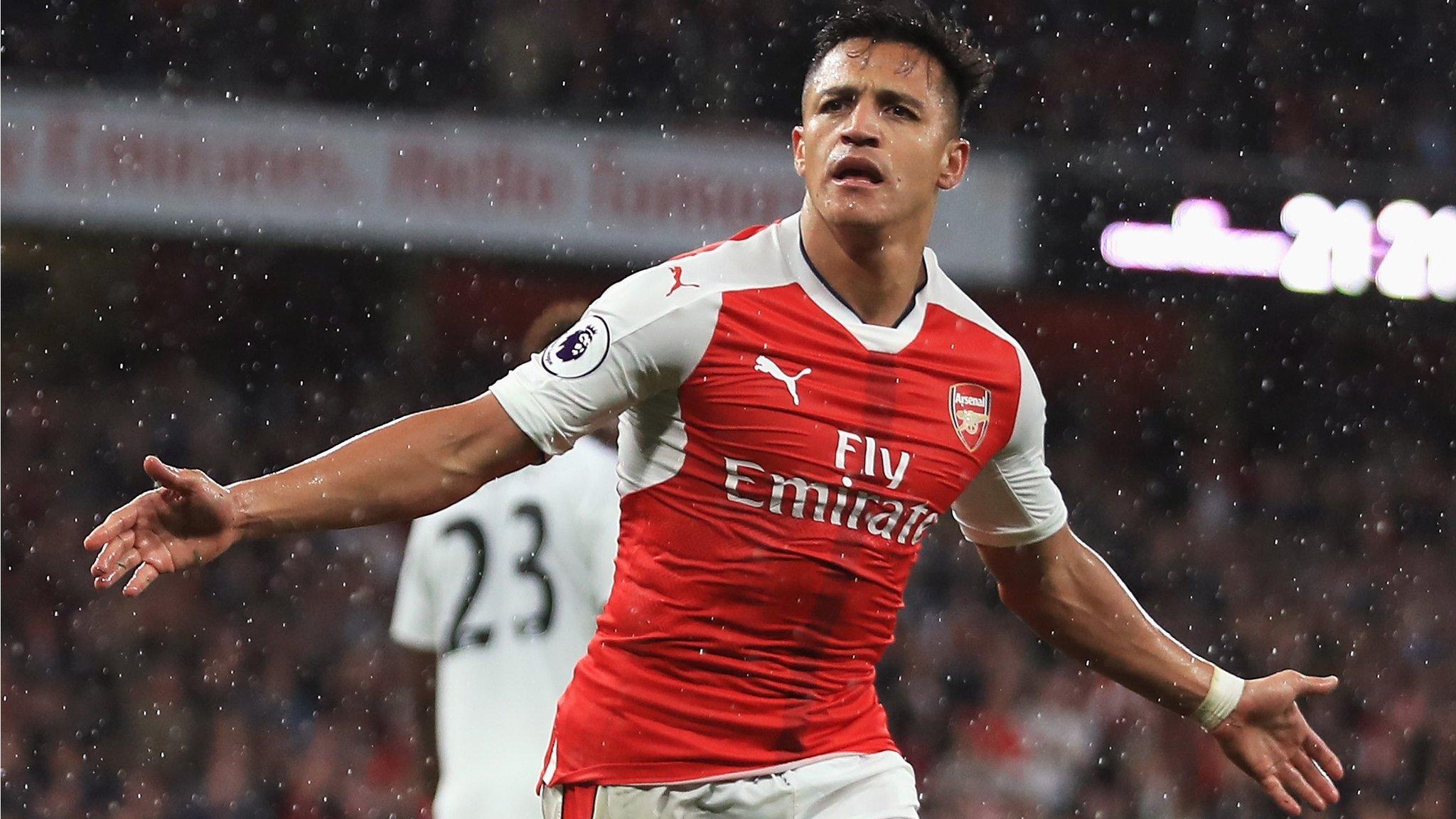 Alexis Sanchez celebrates Arsenal goal