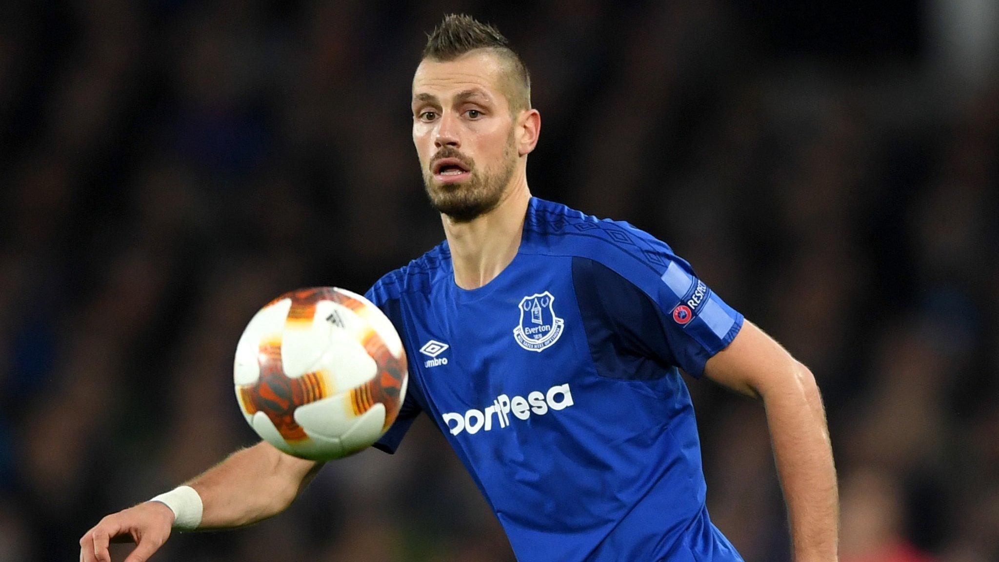 Morgan Schneiderlin in action for Everton