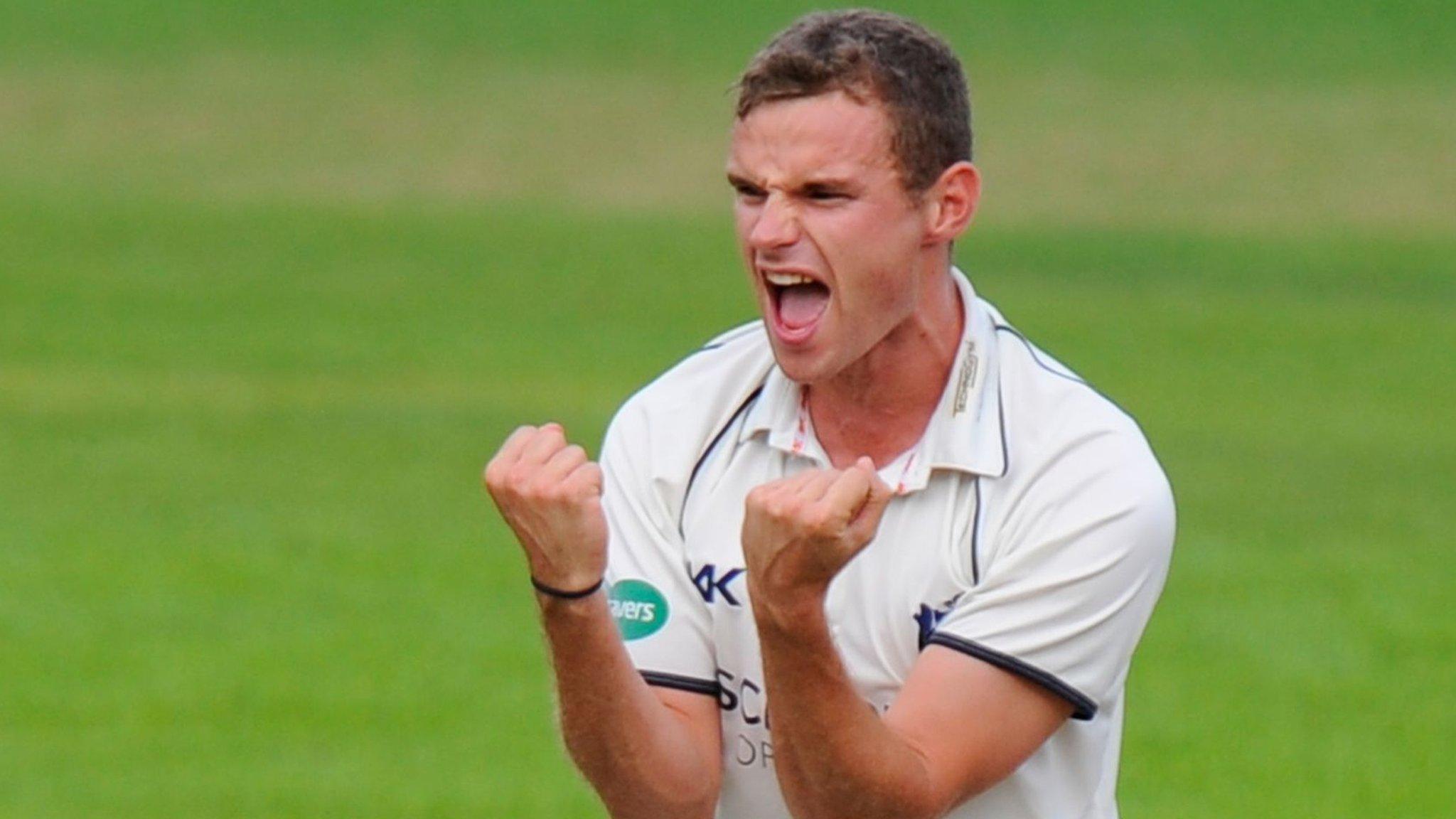 Warwickshire bowler Josh Poysden