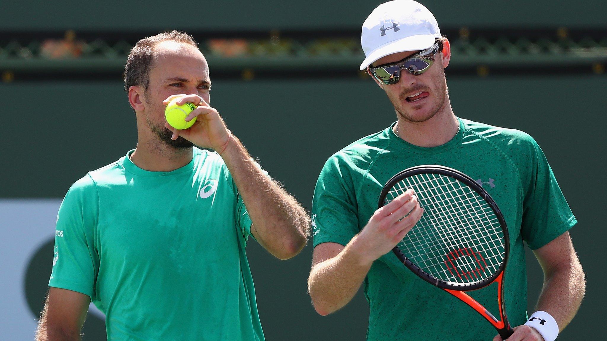 Bruno Soares and Jamie Murray (right)