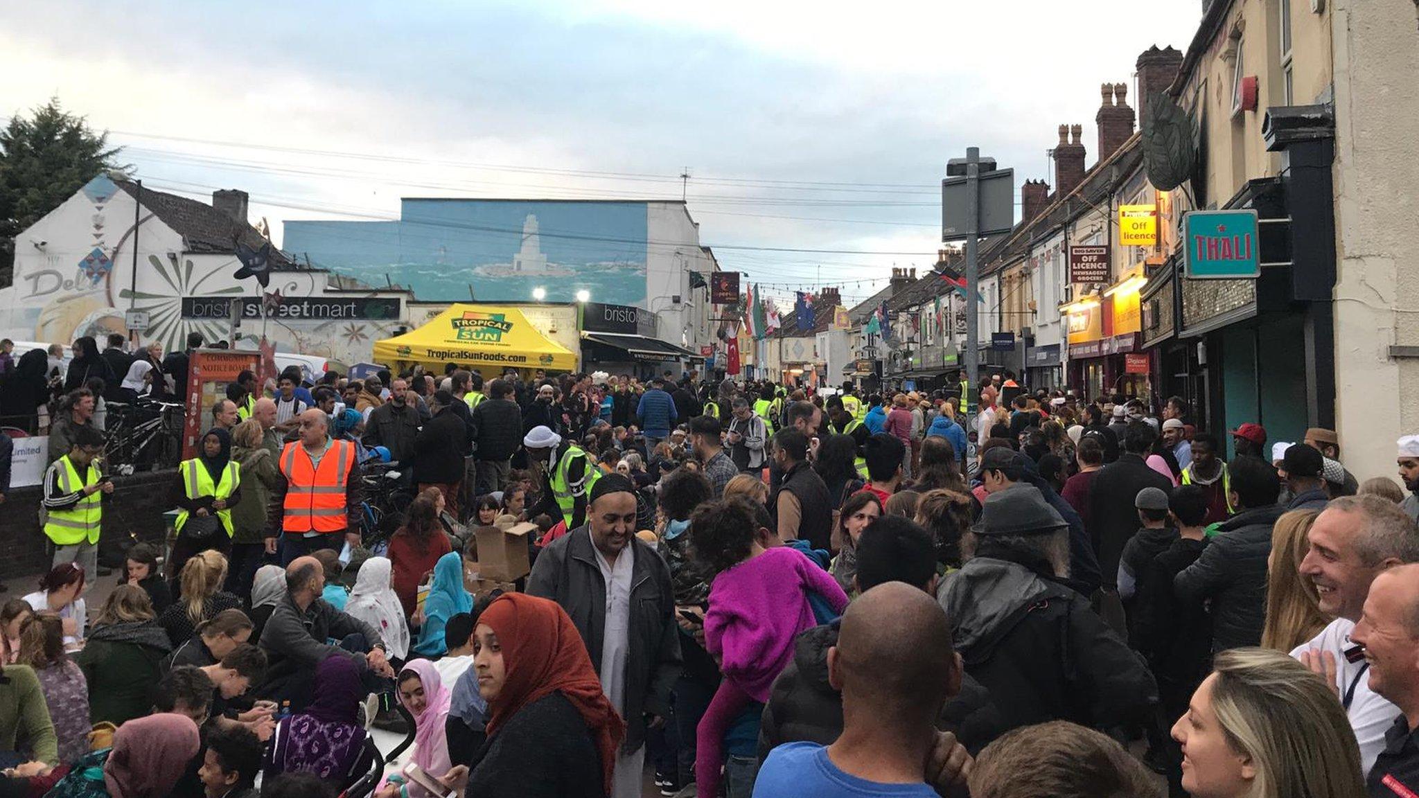 Iftar crowds