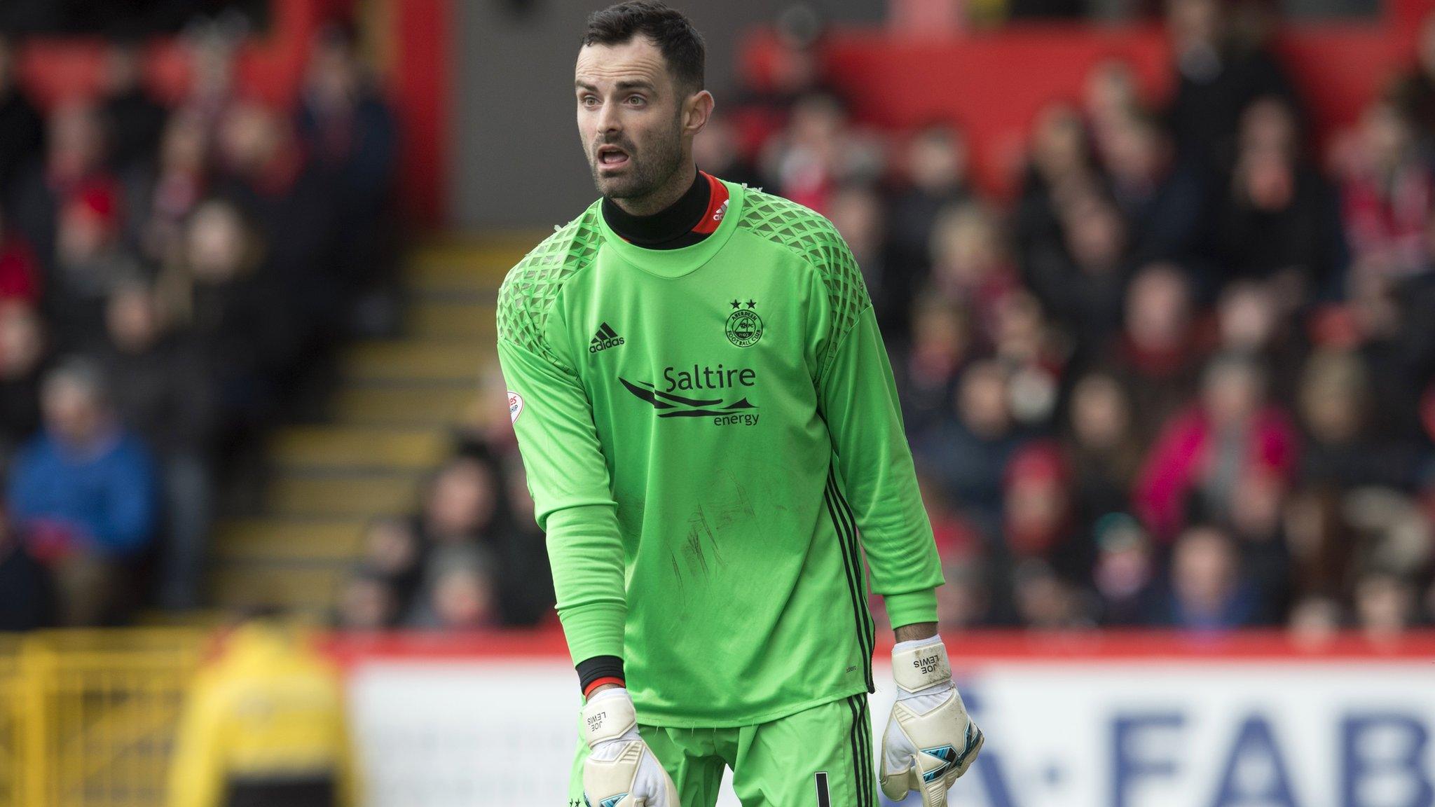 Aberdeen goalkeeper Joe Lewis