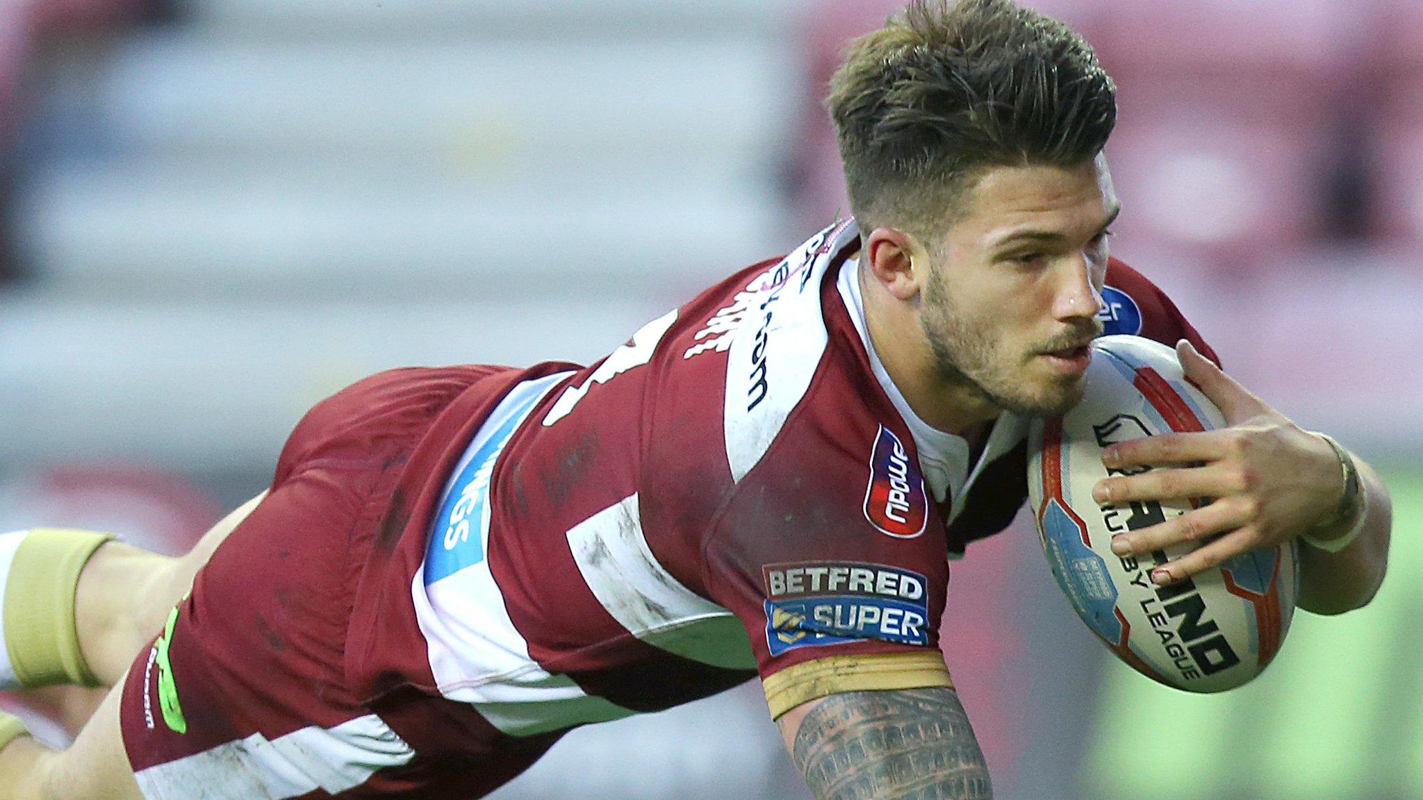 Oliver Gildart goes in for the first of his two Wigan tries against Cas