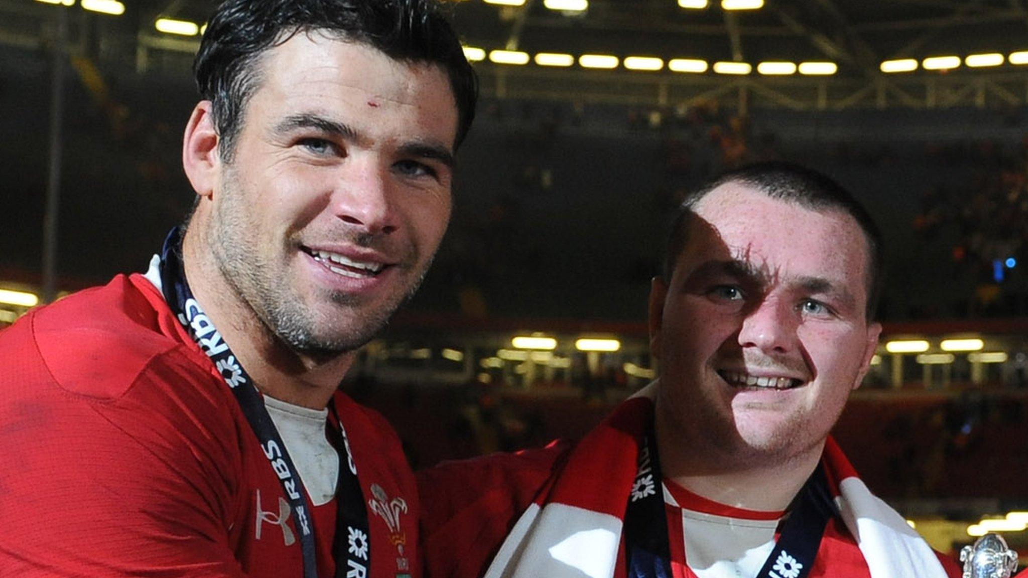 Mike Phillips (left) with Ken Owens