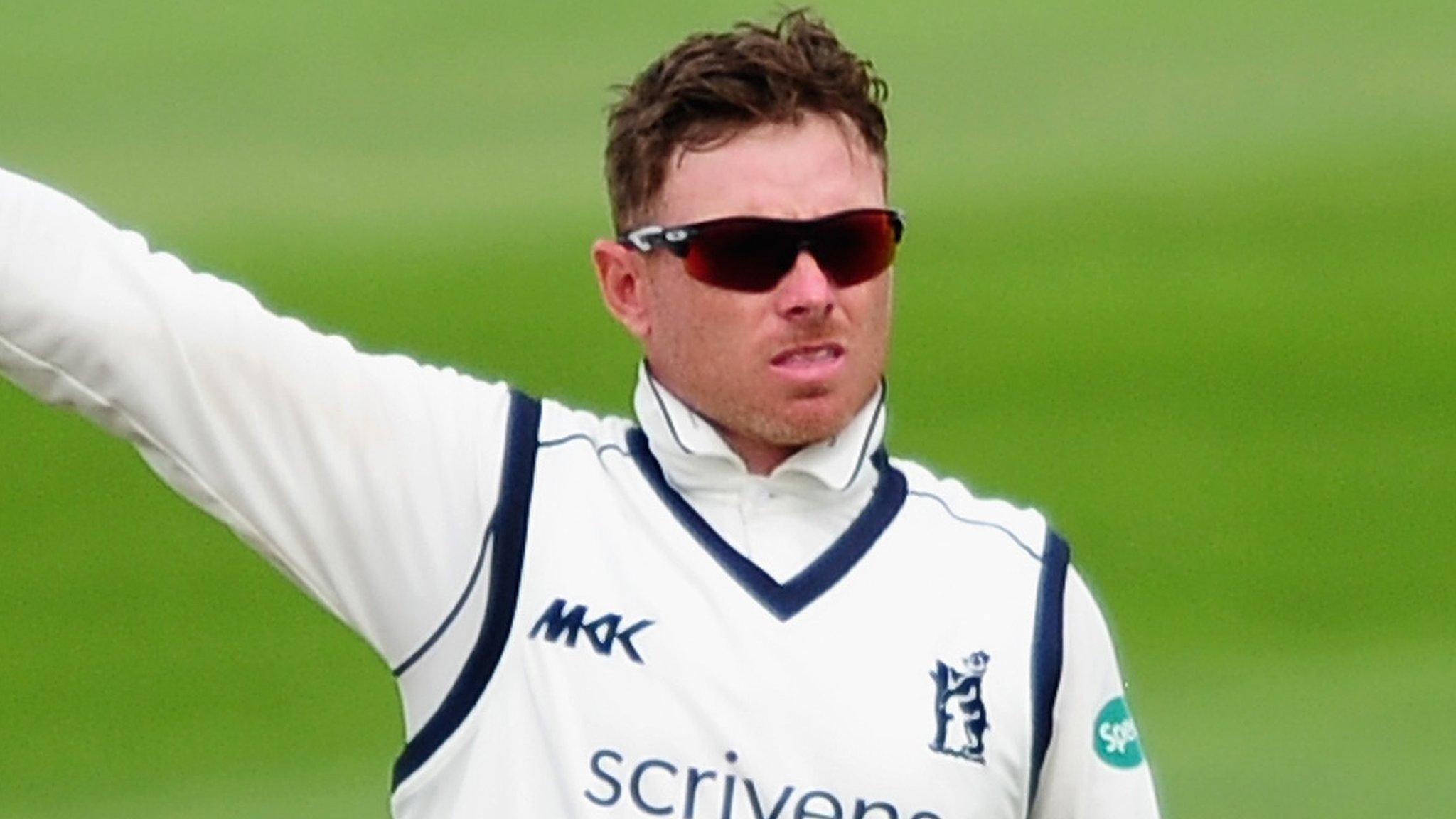 Warwickshire captain Ian Bell