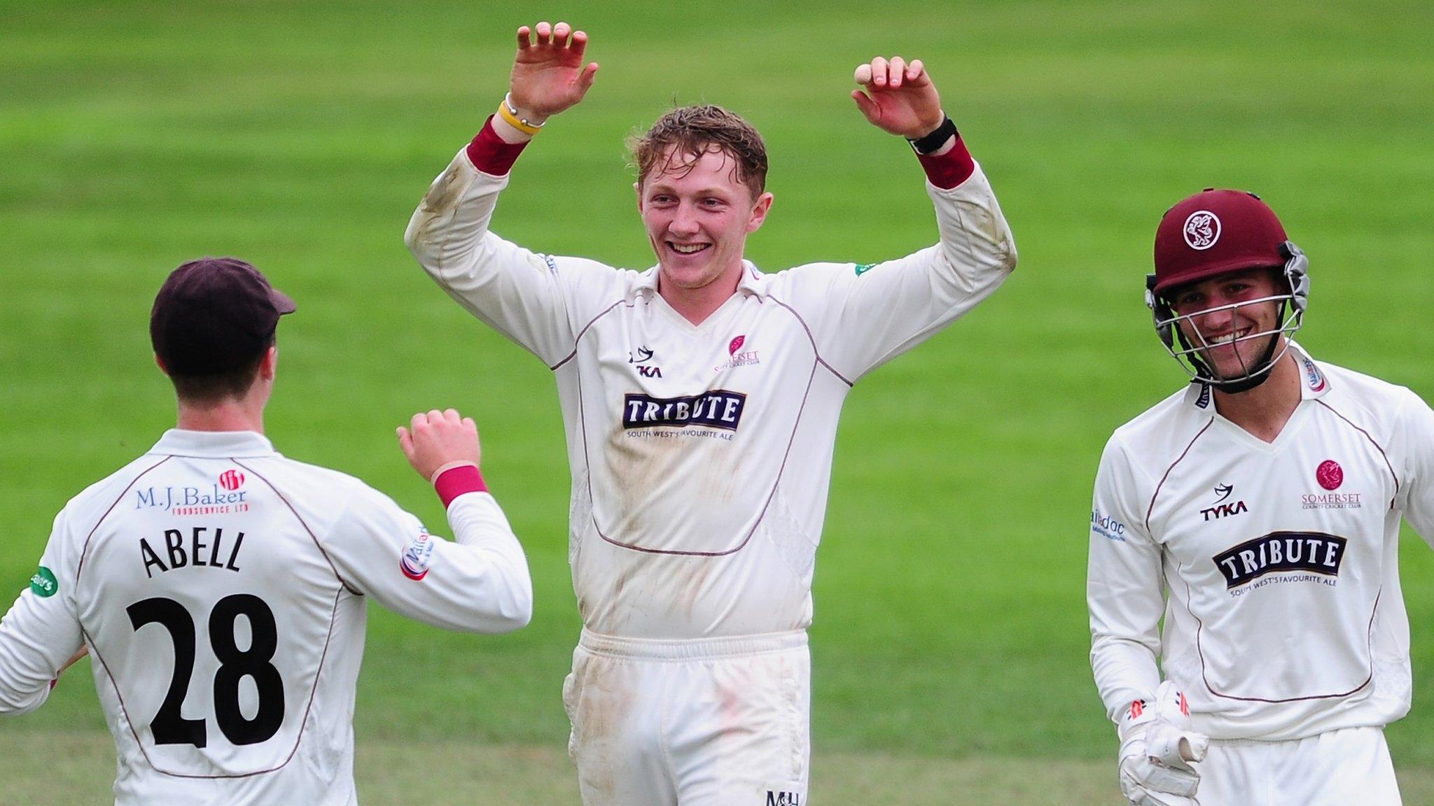 Somerset spinner Dom Bess took 6-28 and claimed a brilliant one-handed diving catch on his County Championship debut against Warwickshire