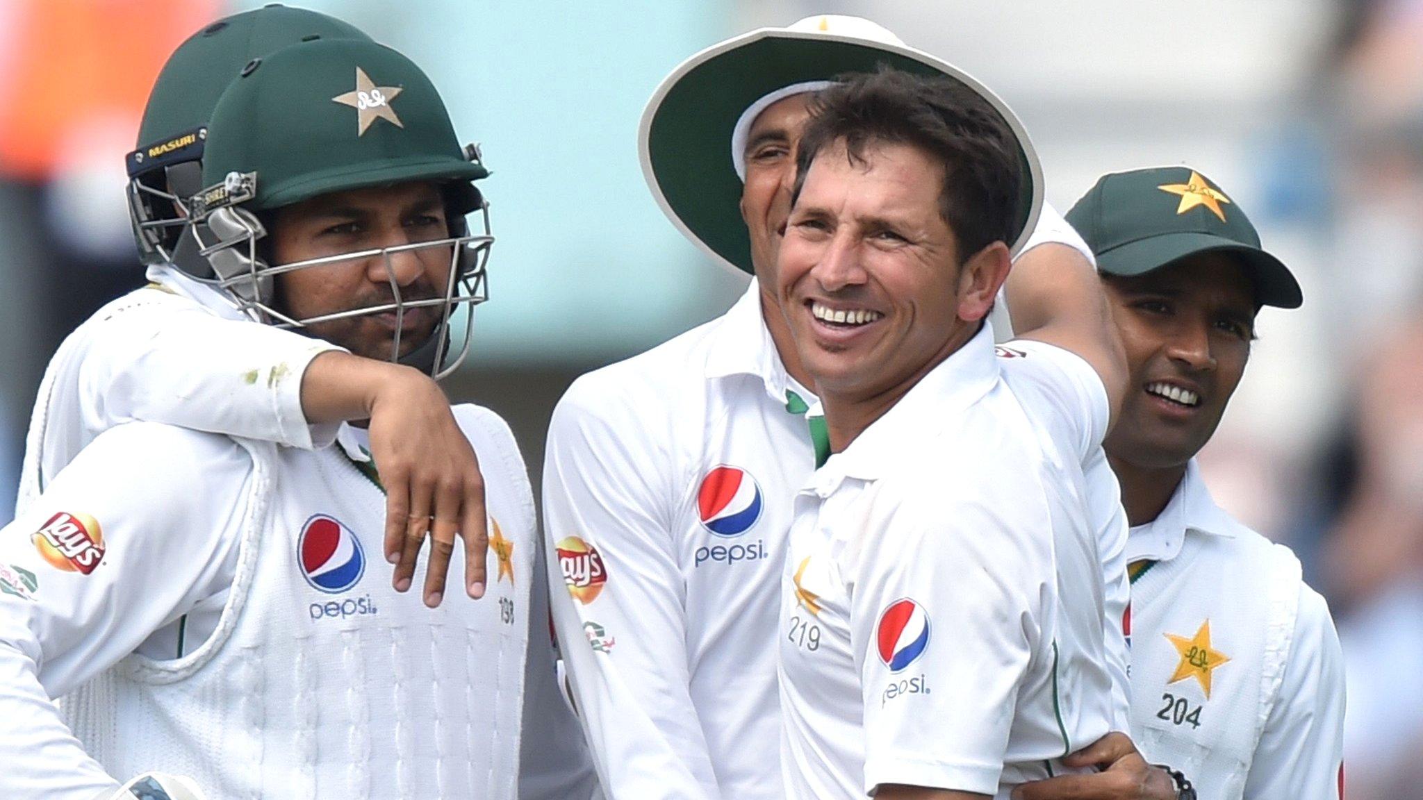 Yasir Shah celebrates a wicket for Pakistan