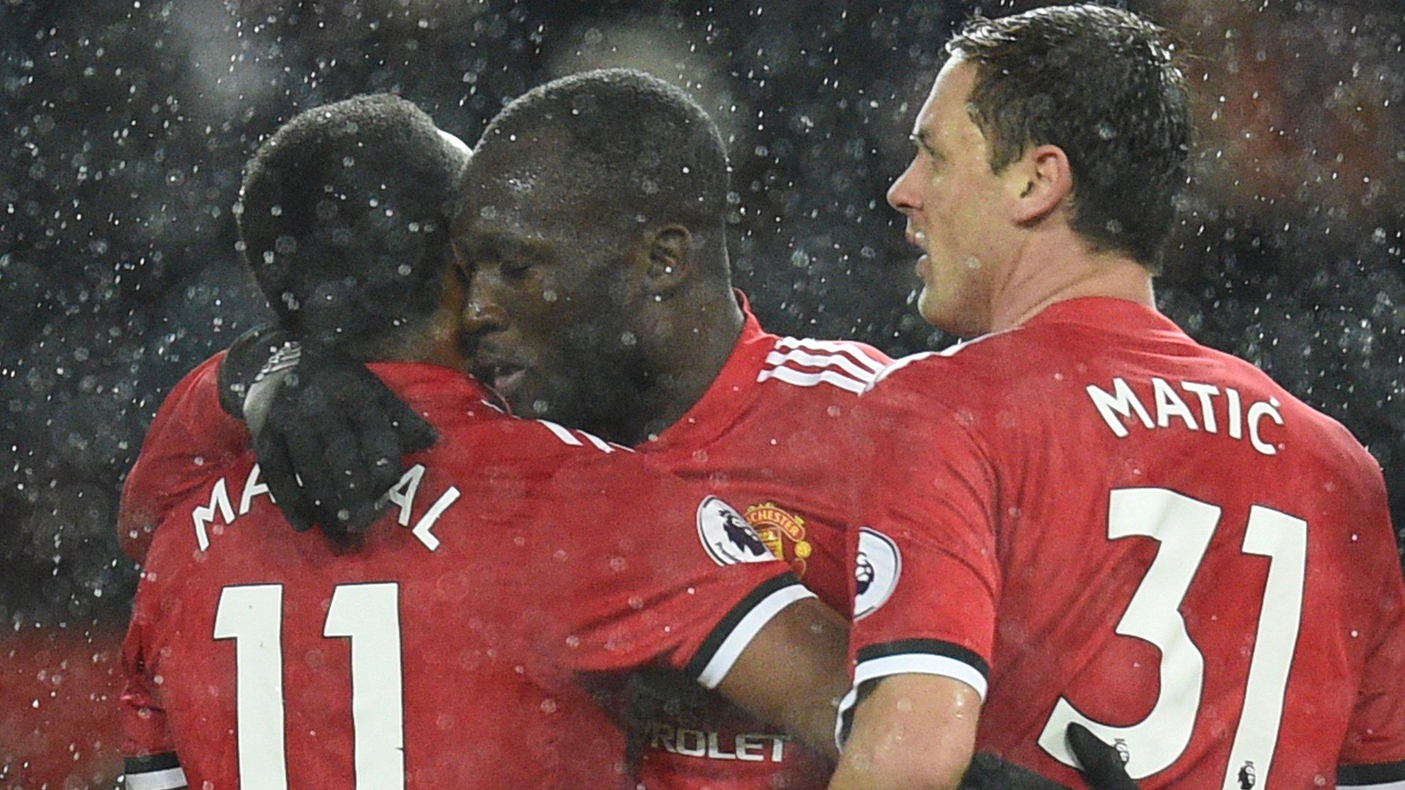 Lukaku celebrates with his teammates