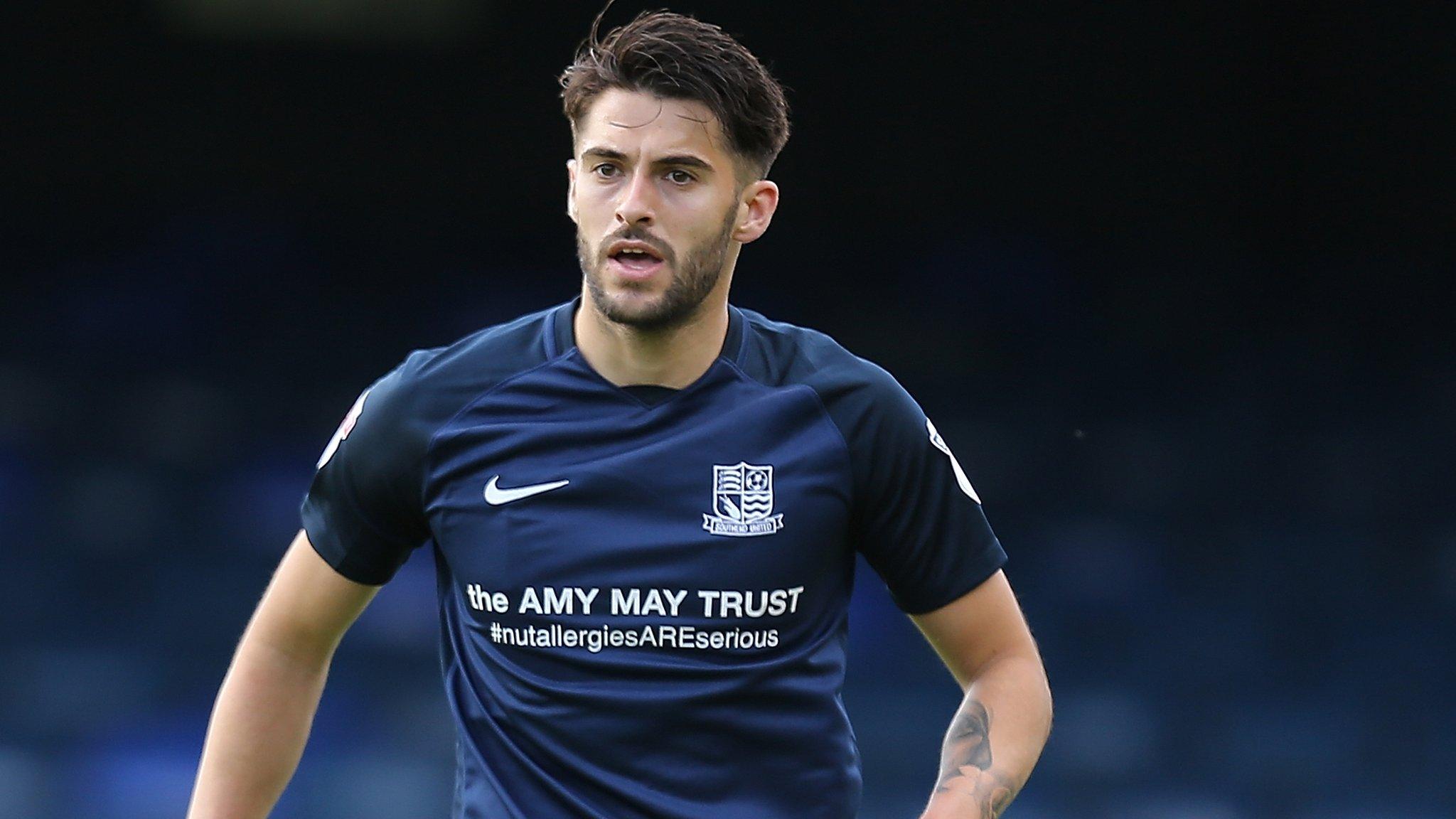 Stephen Hendrie in action for Southend