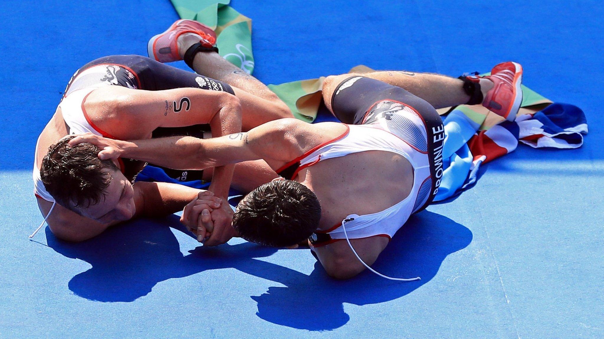 Alistair Brownlee (left) and brother Jonny