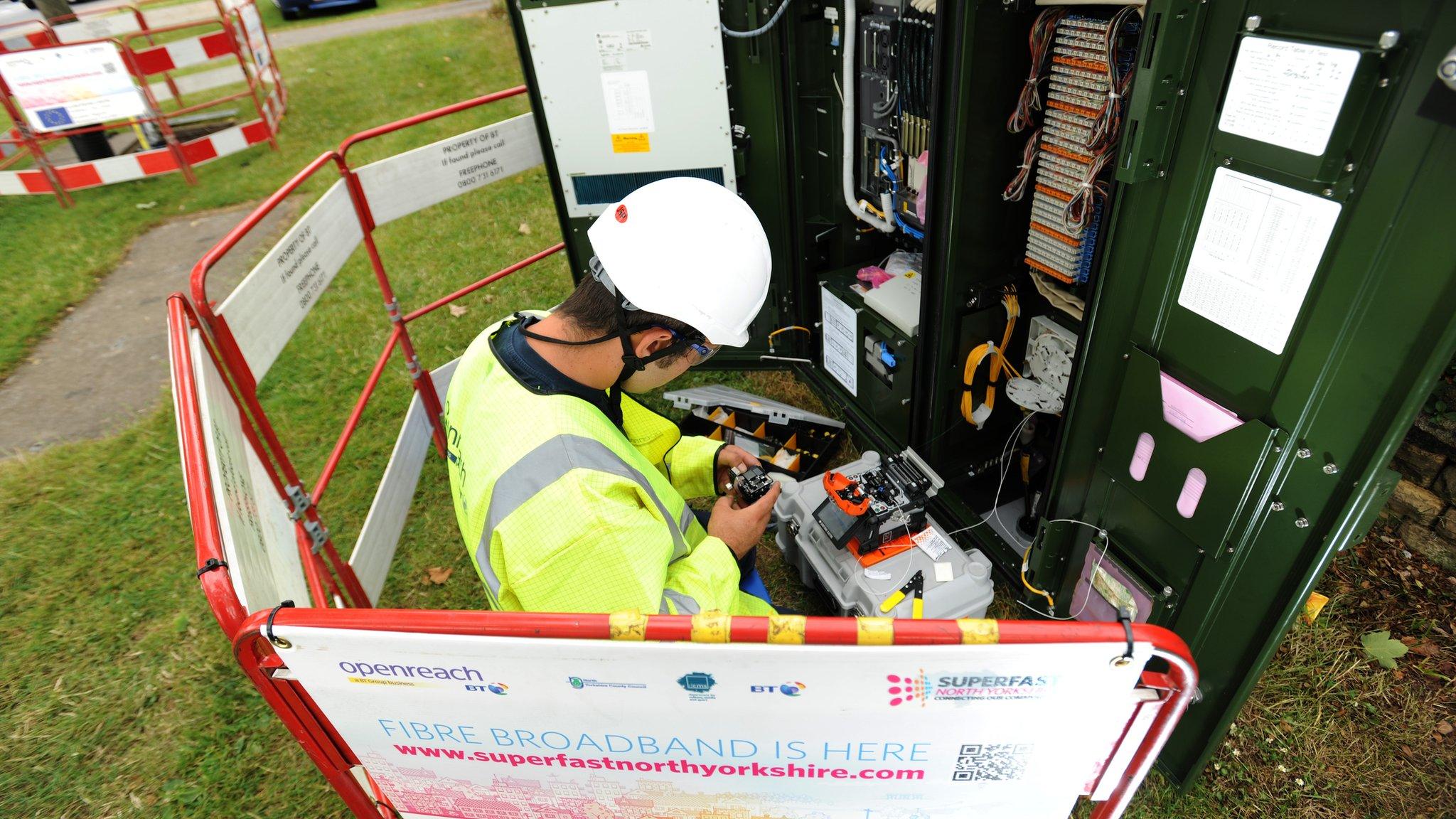 Broadband cabinet