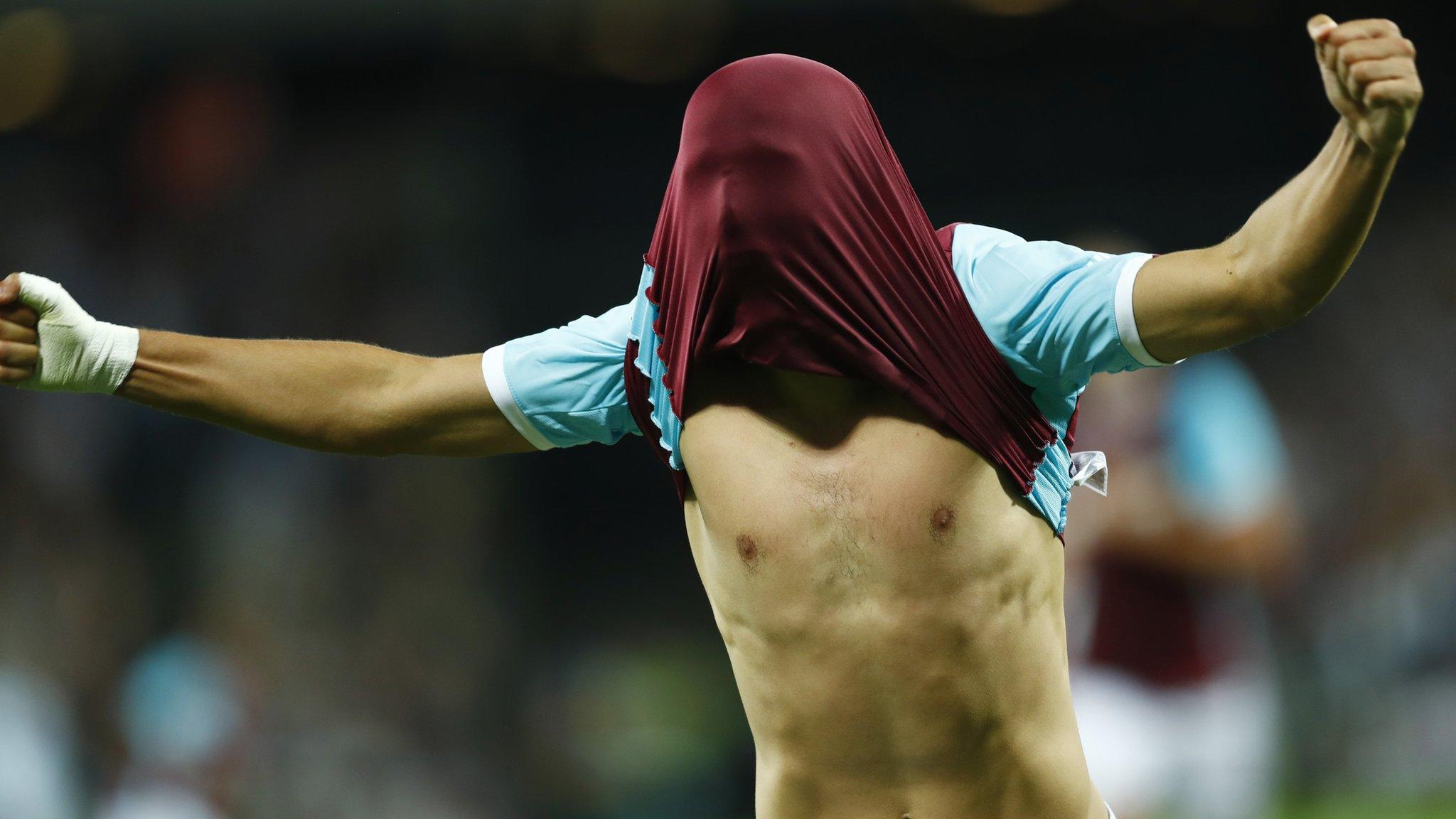 Feghouli scores West Ham's third