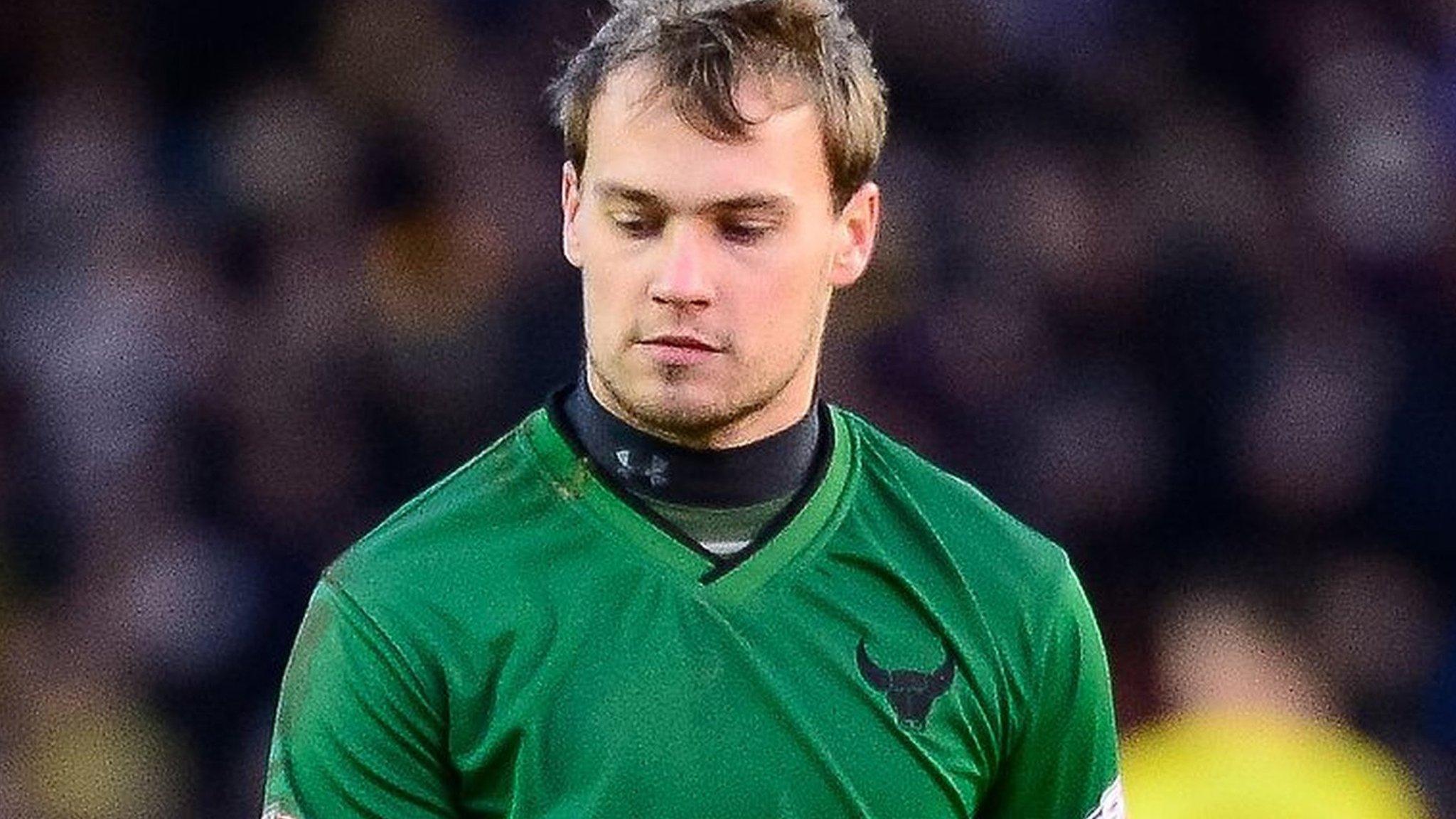 Oxford United goalkeeper Sam Slocombe
