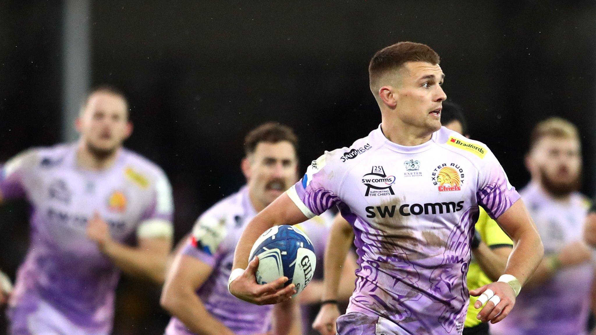 Henry Slade runs with the ball