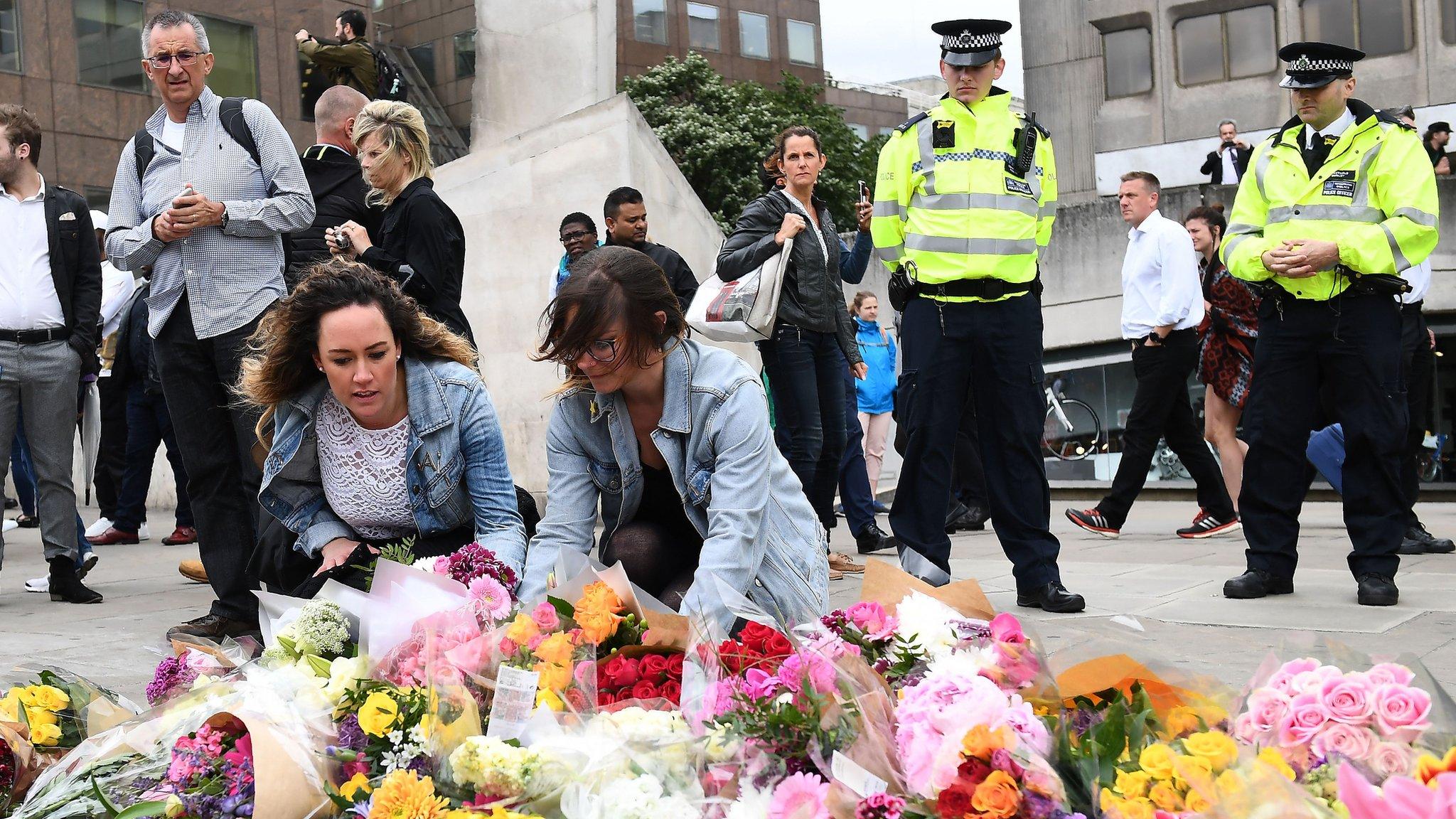 Flowers at London Bridge