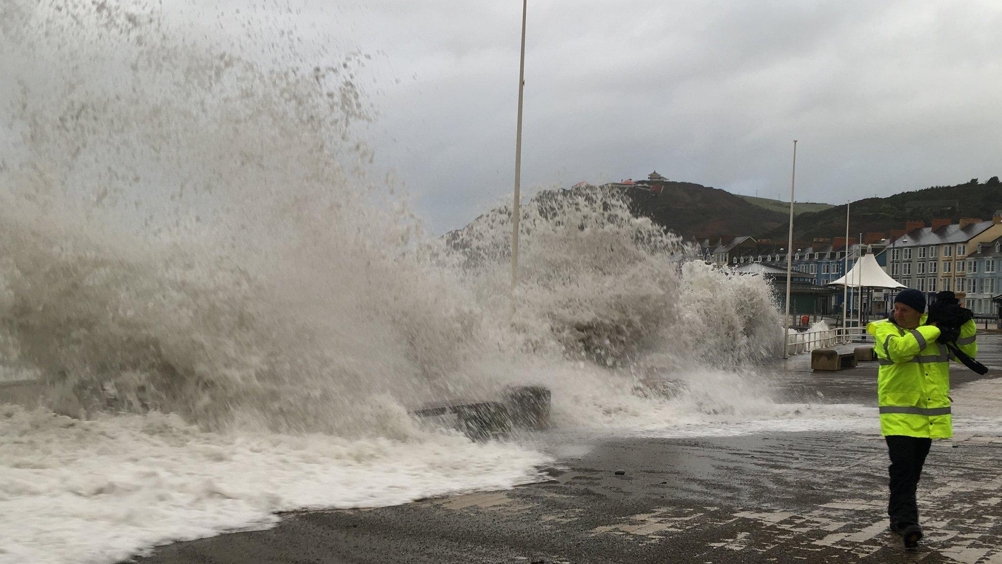 tonnau Aberystwyth