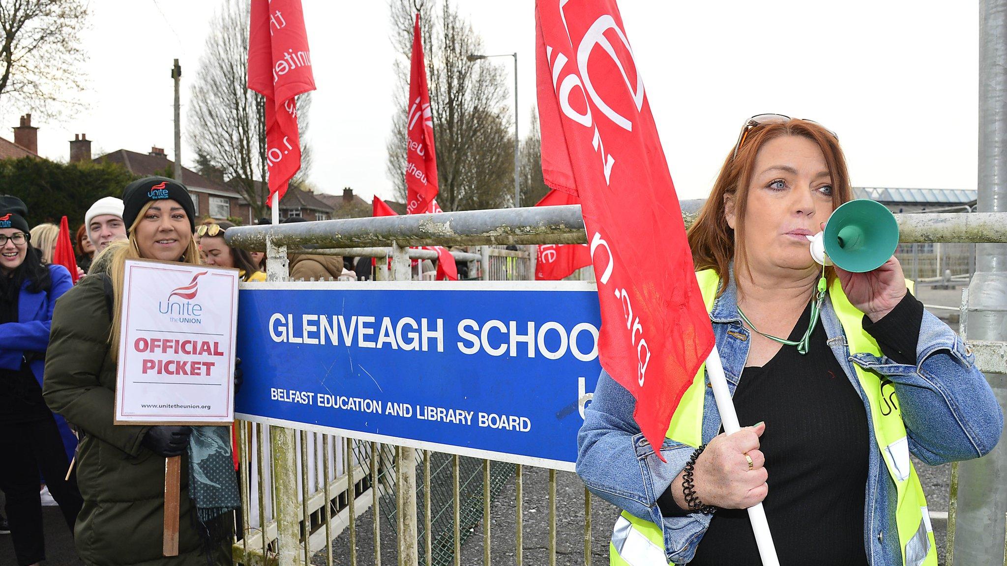 Unite members on strike outside Glenveagh