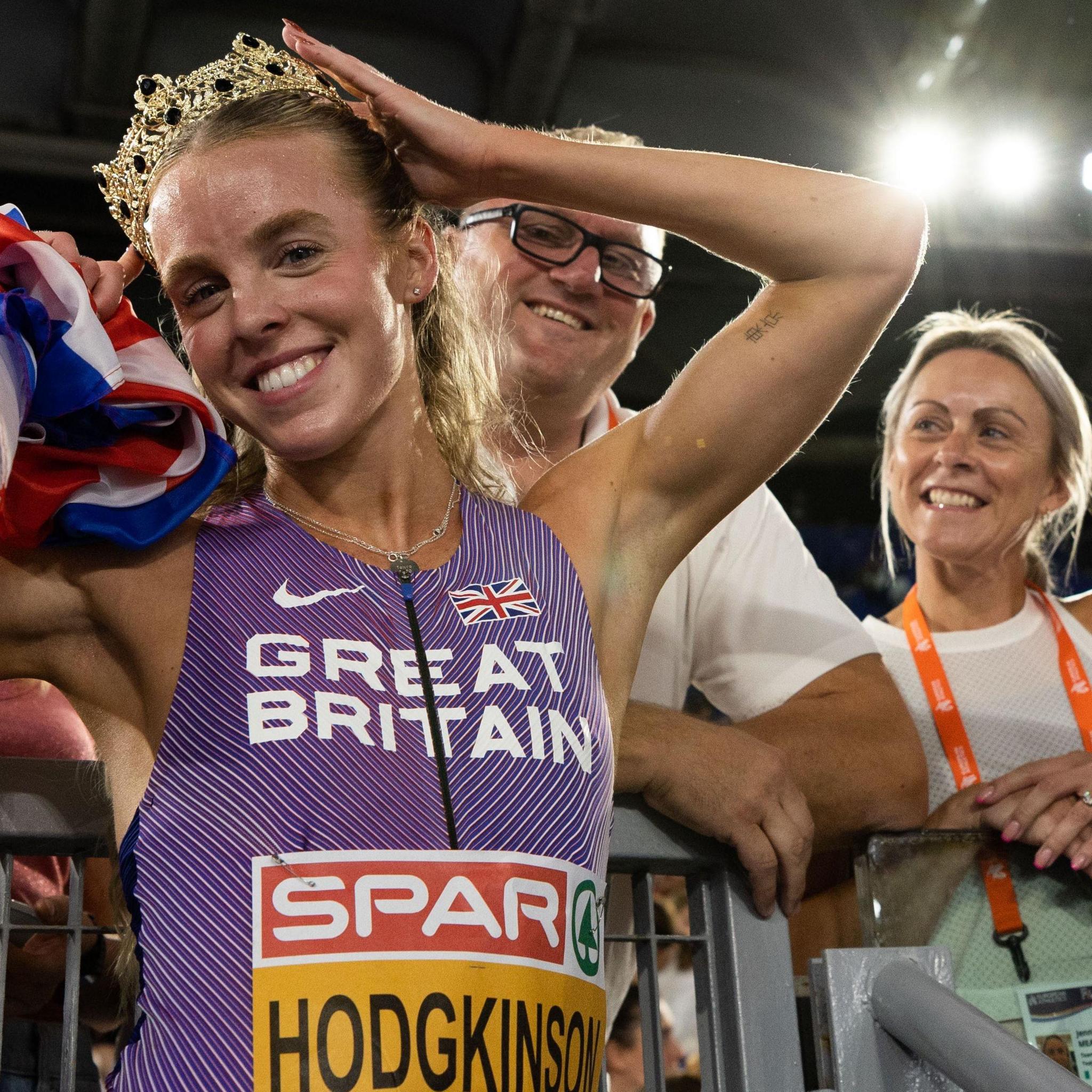 Keely Hodgkinson celebrates winning European 800m gold in 2024