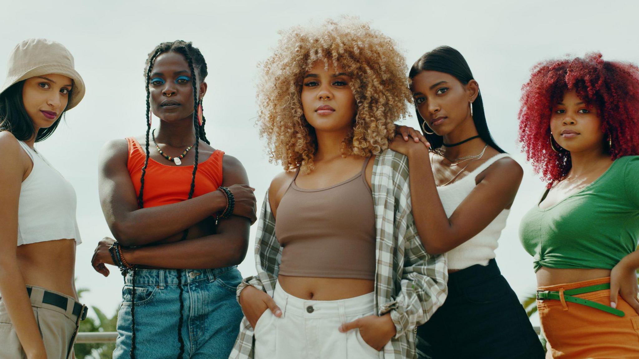 A group of young girl friends in the city (stock photo)