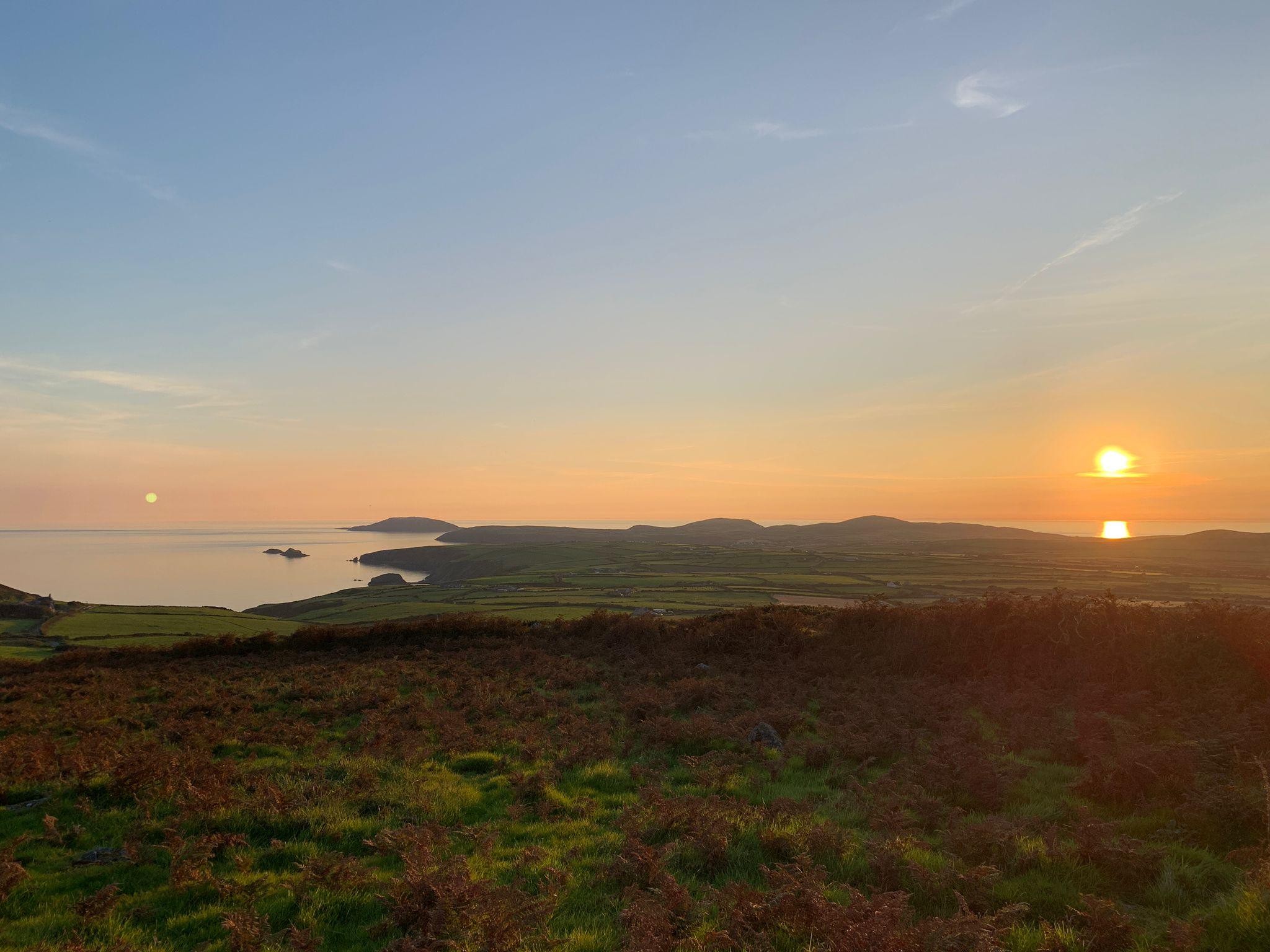 Felly Llŷn ar derfyn dydd, lle i enaid gael llonydd