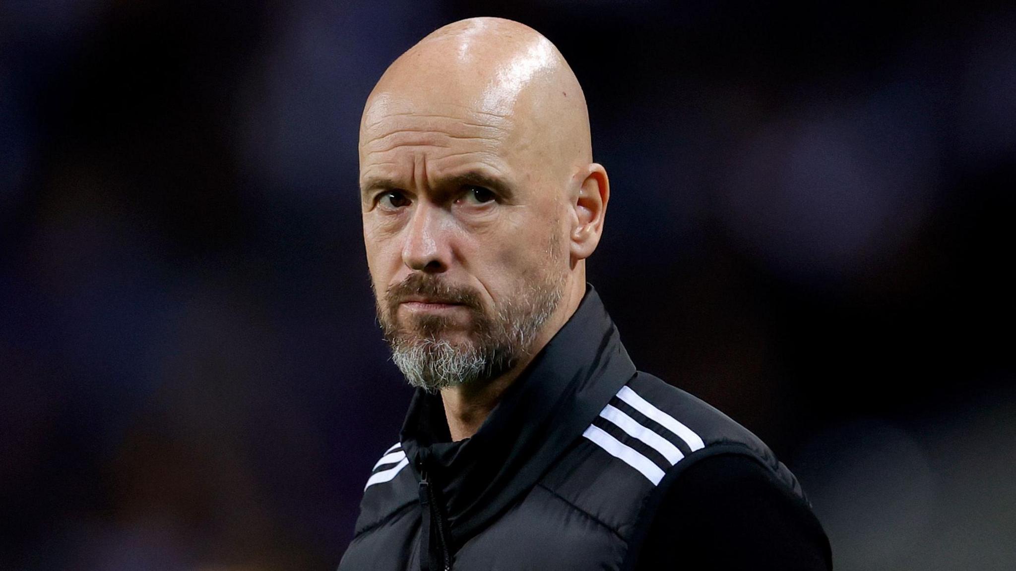 Manchester United: Erik ten Hag still defiant but is the manager still on brink? - BBC Sport