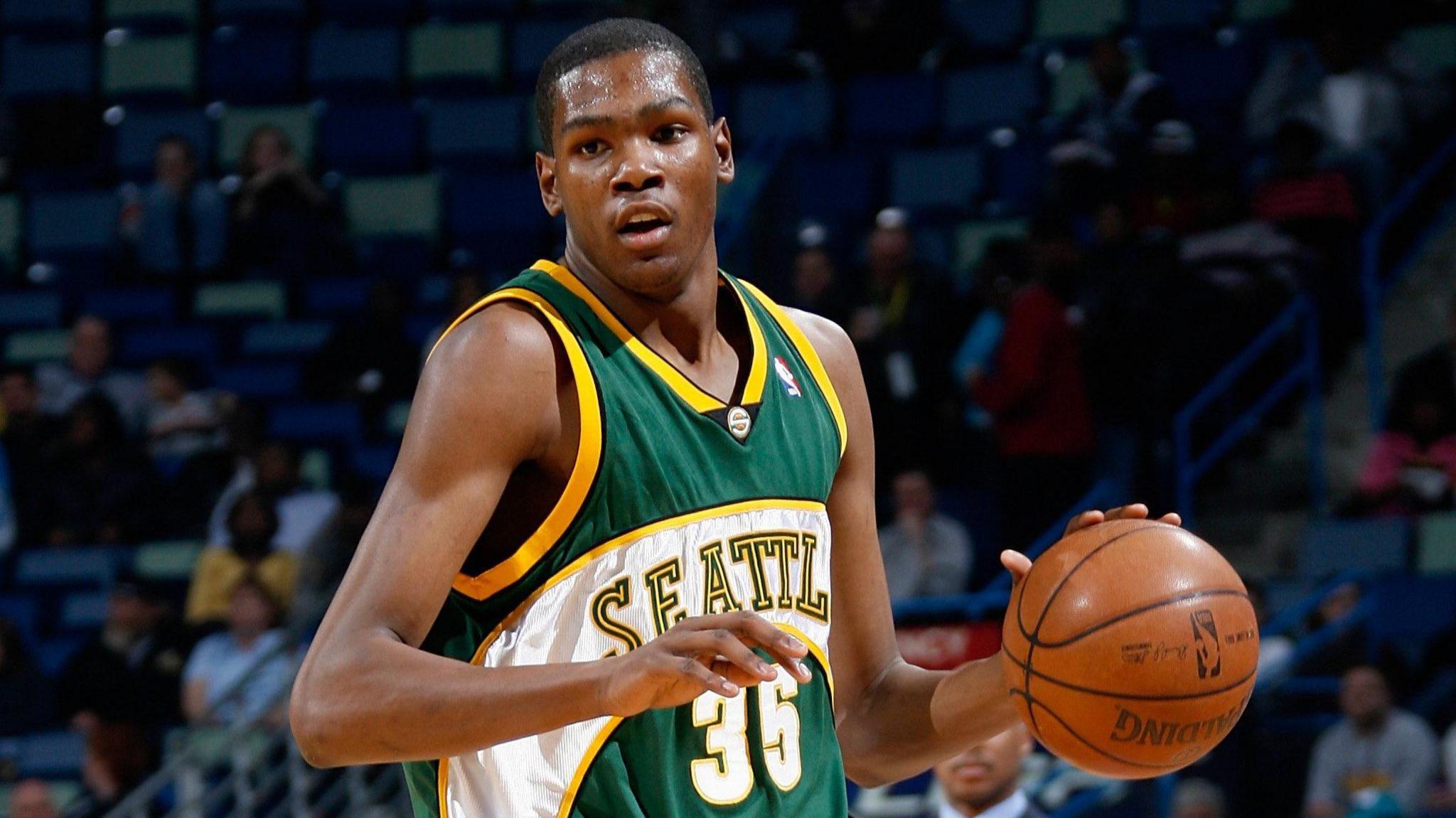 Kevin Durant playing for the Seattle Supersonics in 2008