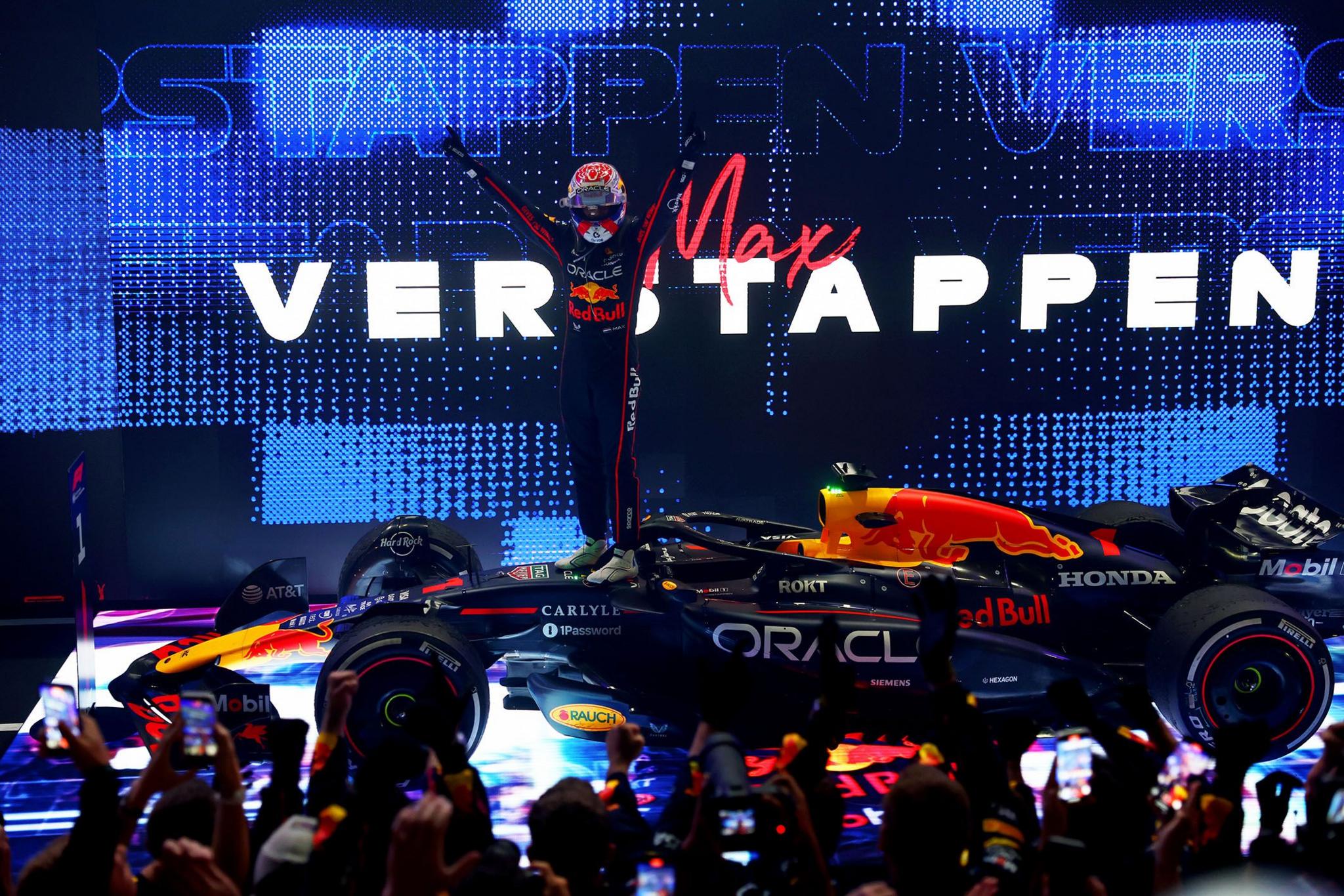 Max Verstappen de Red Bull celebra su victoria en el Gran Premio de Qatar