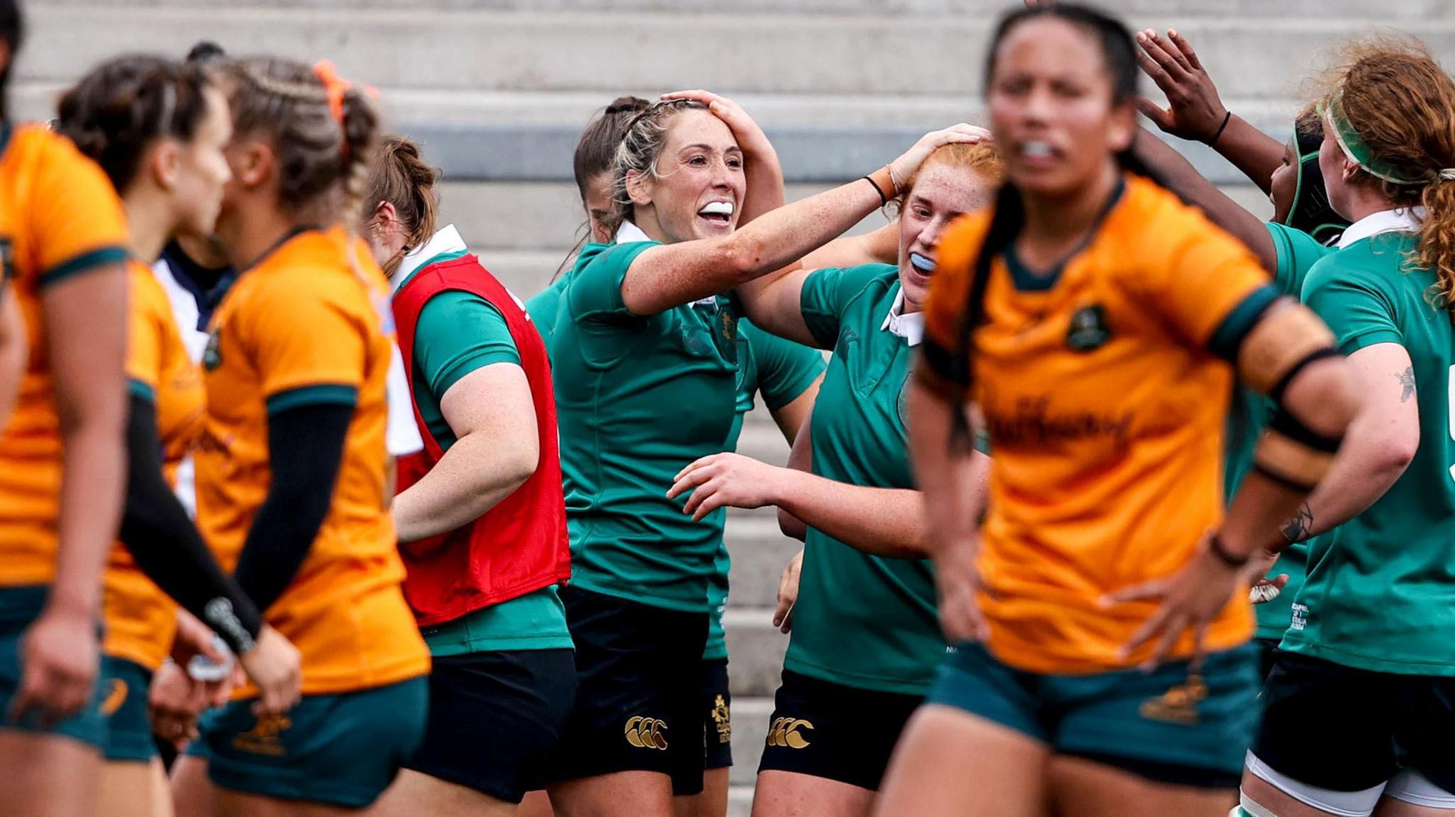 Eimear Considine scored Ireland's third try before half time