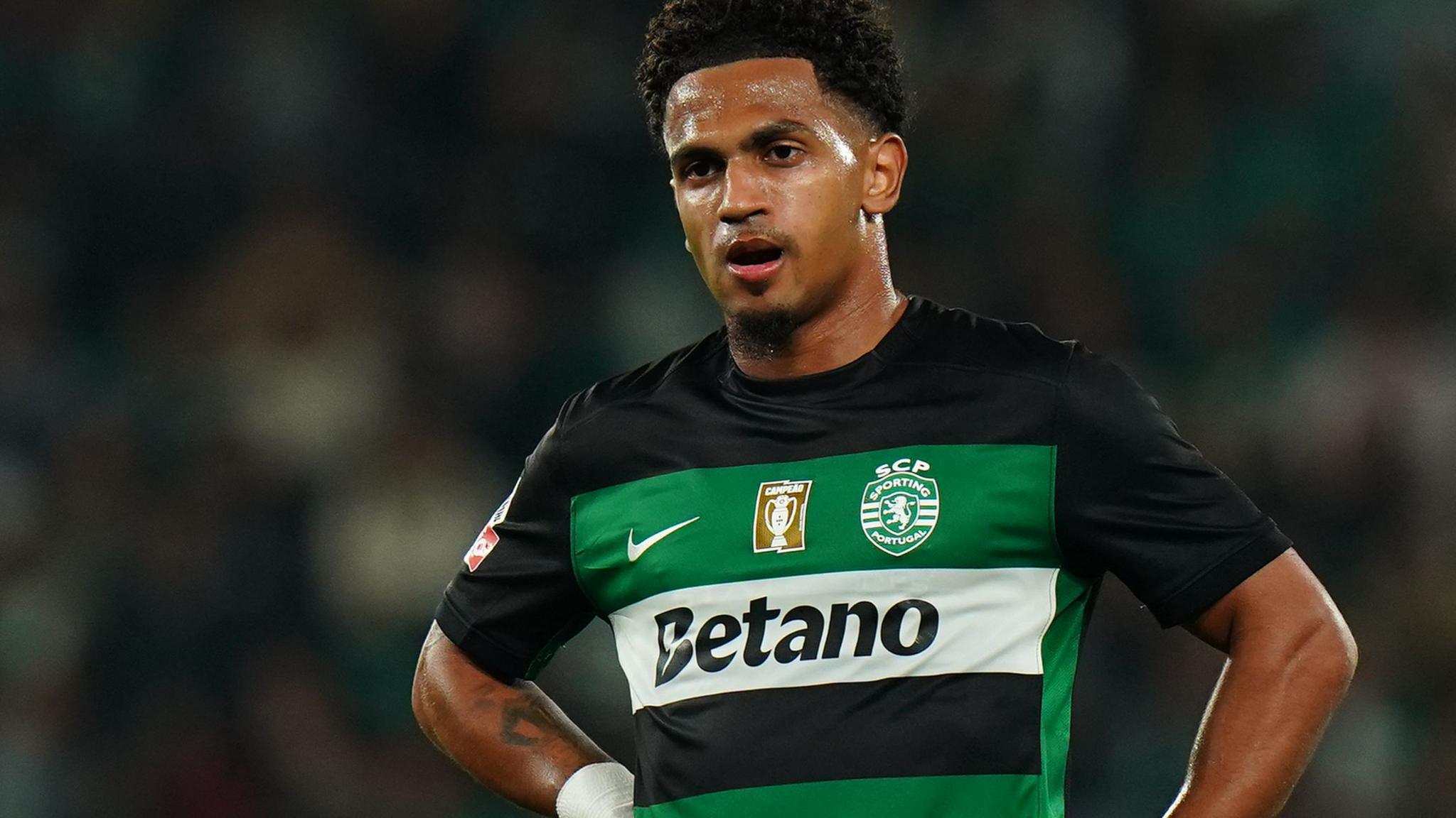 Marcus Edwards in action for Sporting