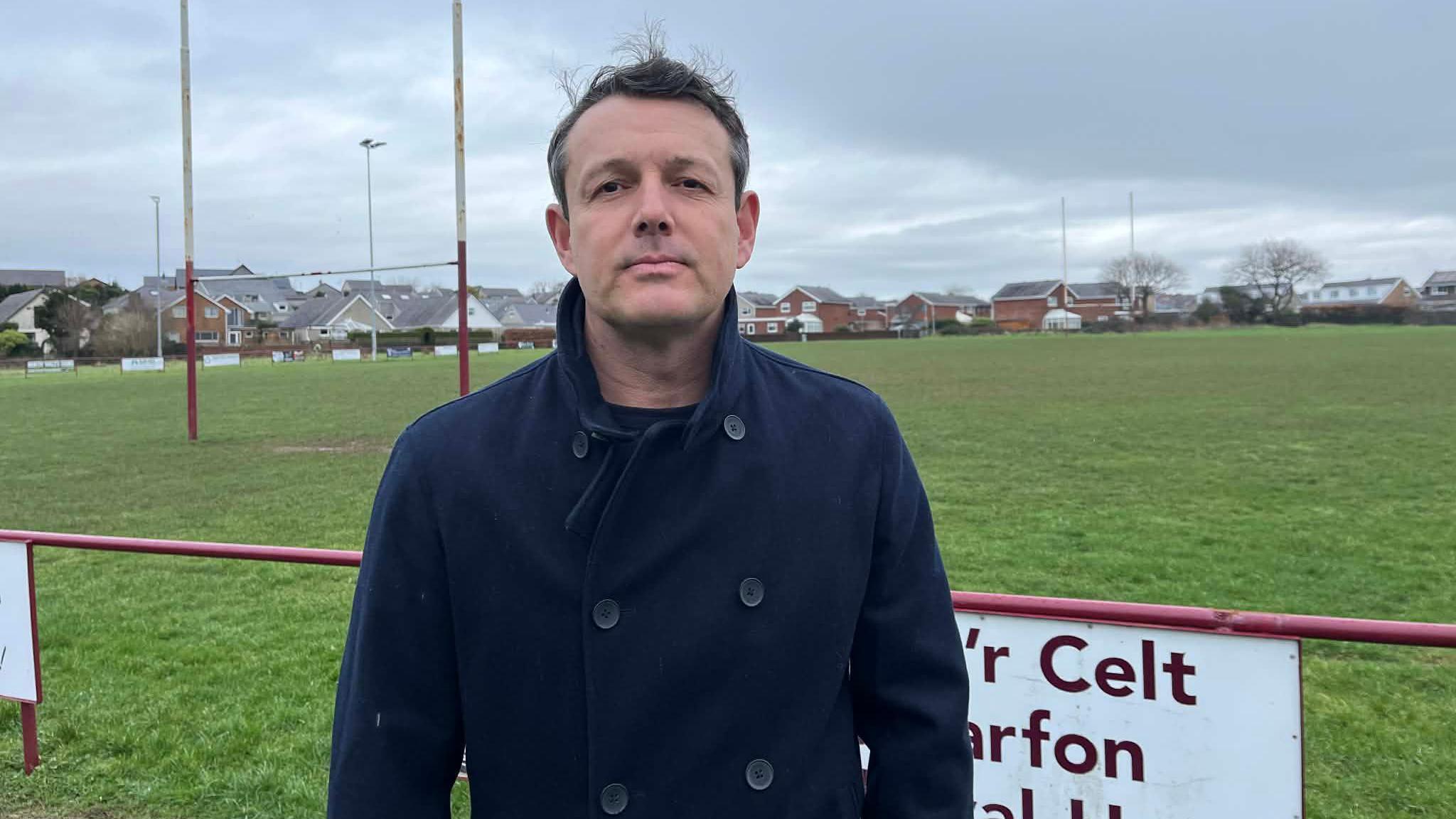 Seimon Williams yng Nghlwb Rygbi Caernarfon