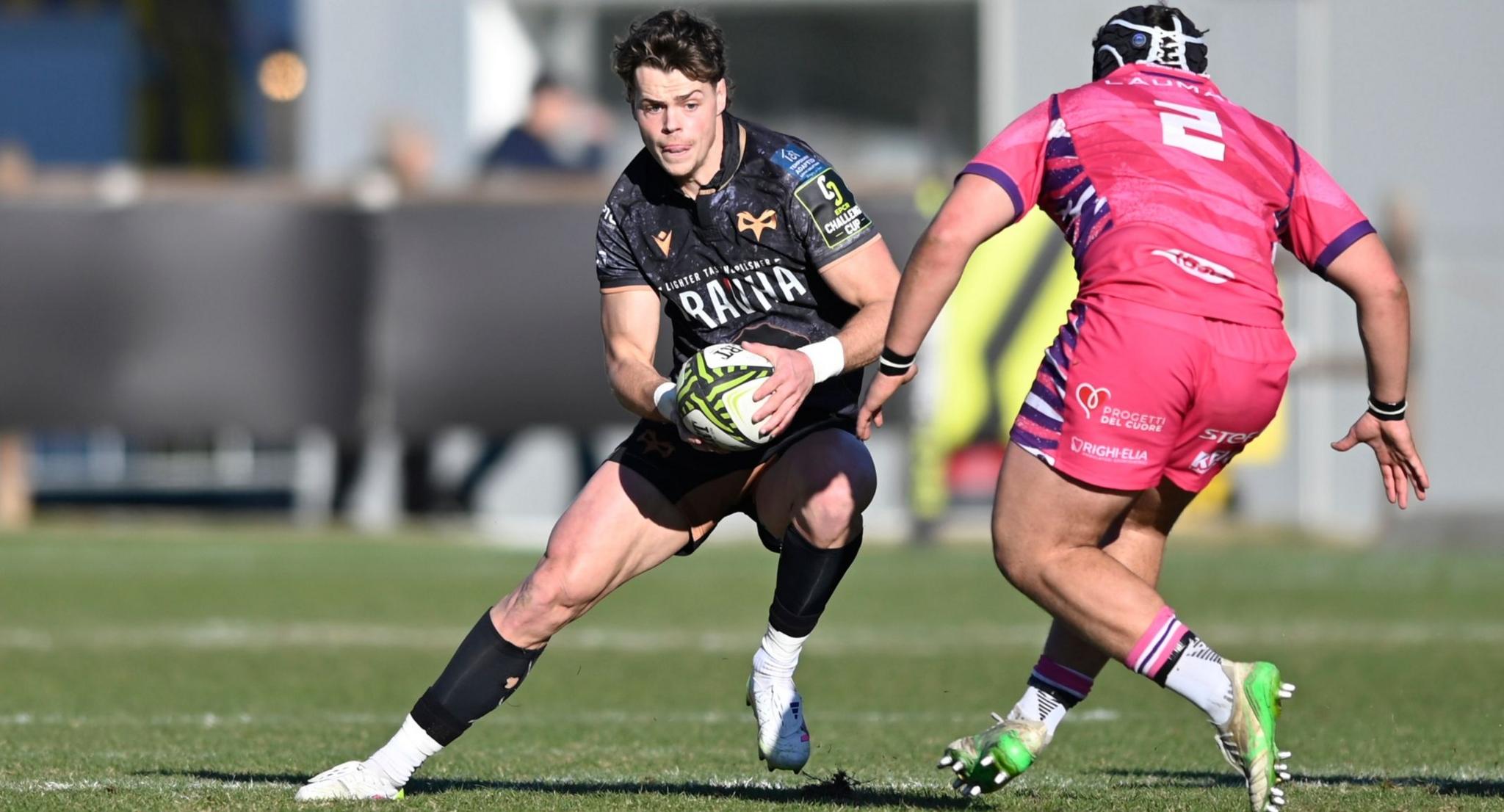 Jack Walsh of Ospreys takes on Tommaso di Bartolomeo of Zebre