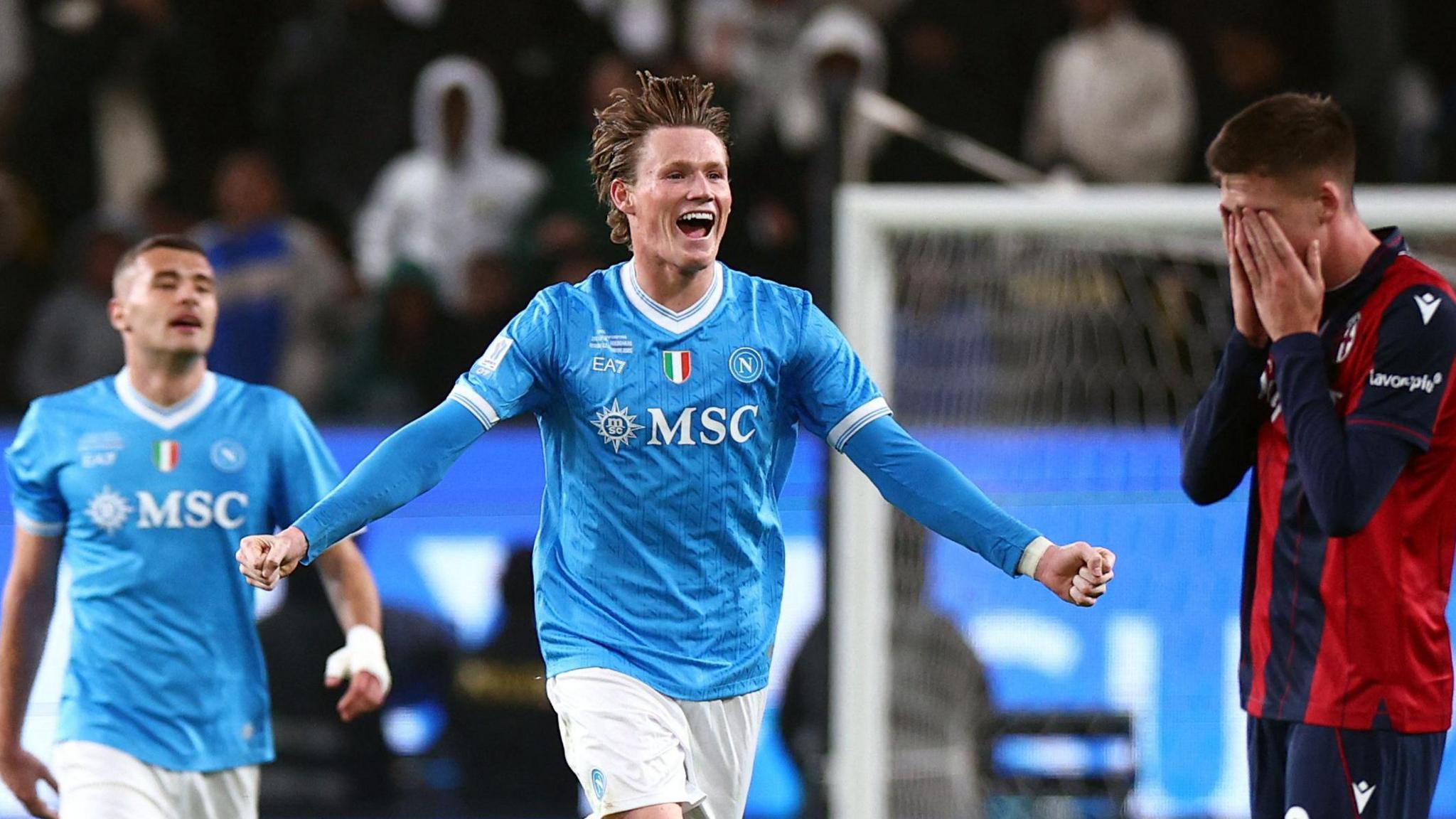 Scott McTominay a' cluich 'son Napoli