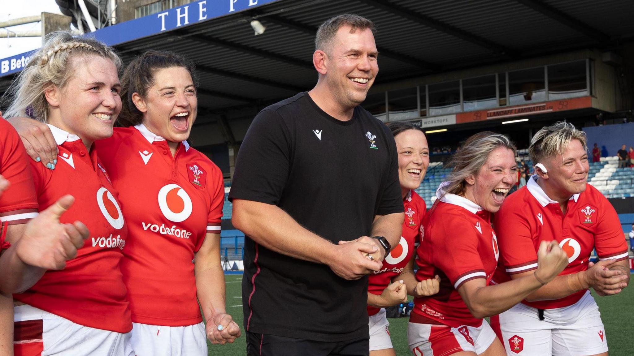 Ioan Cunningham with Wales players