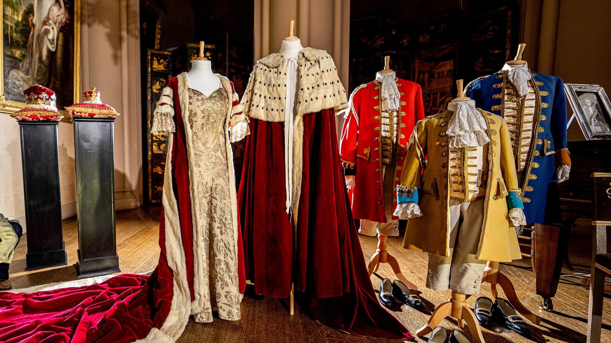 The robes worn at both the coronations of George VI and Elizabeth II