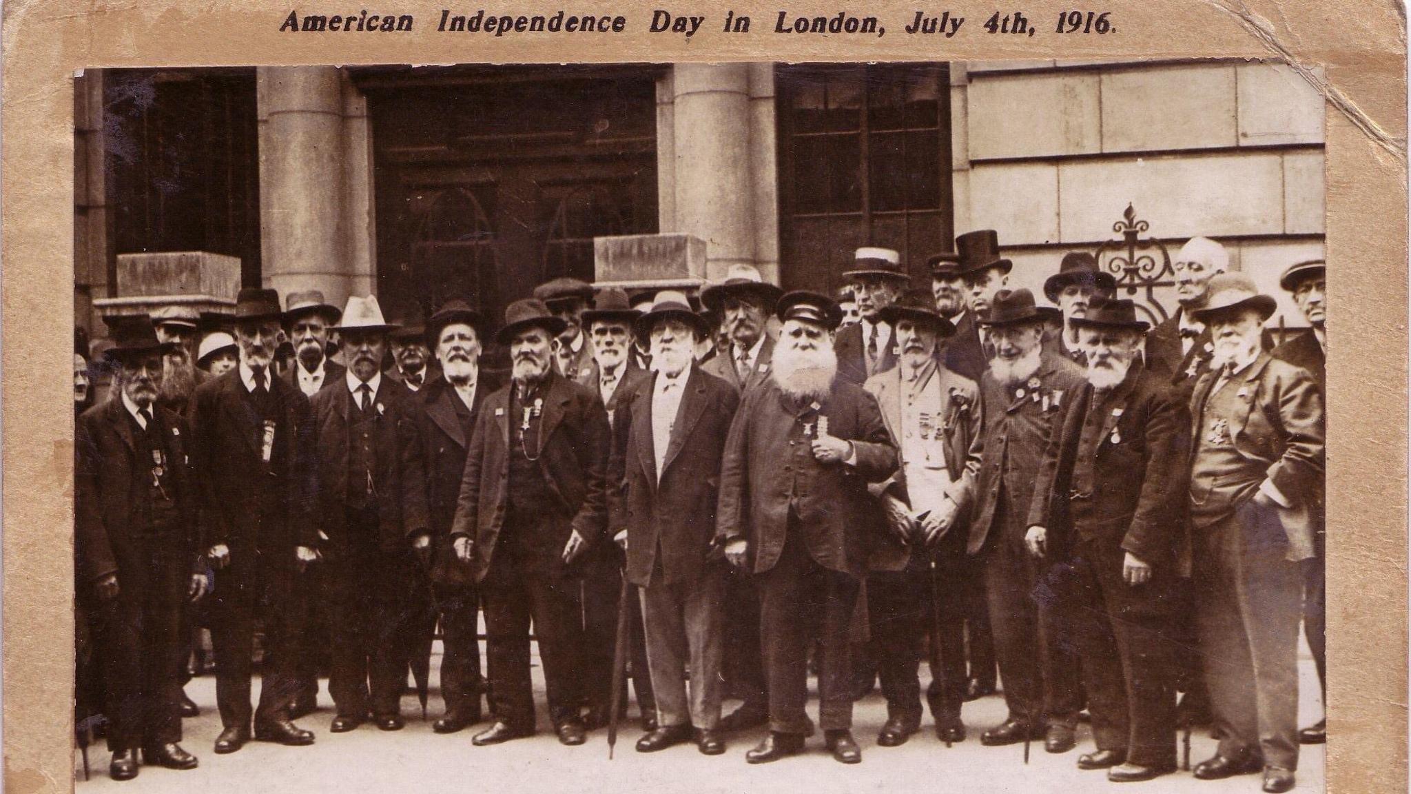 Group photo of the London Branch of American Civil War veterans in 1916