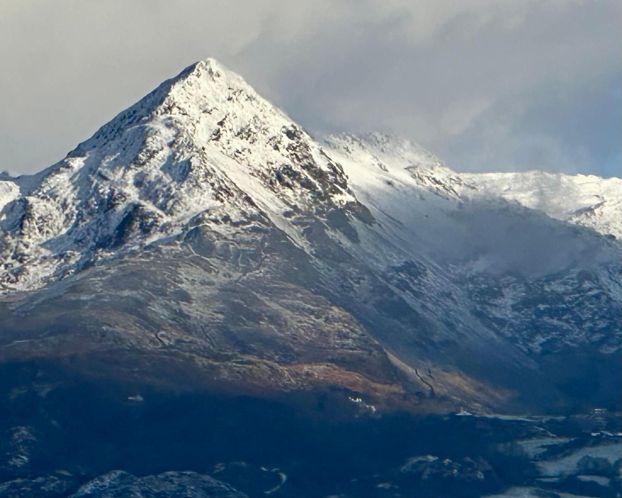 Mynydd Y Cnicht yn Eryri