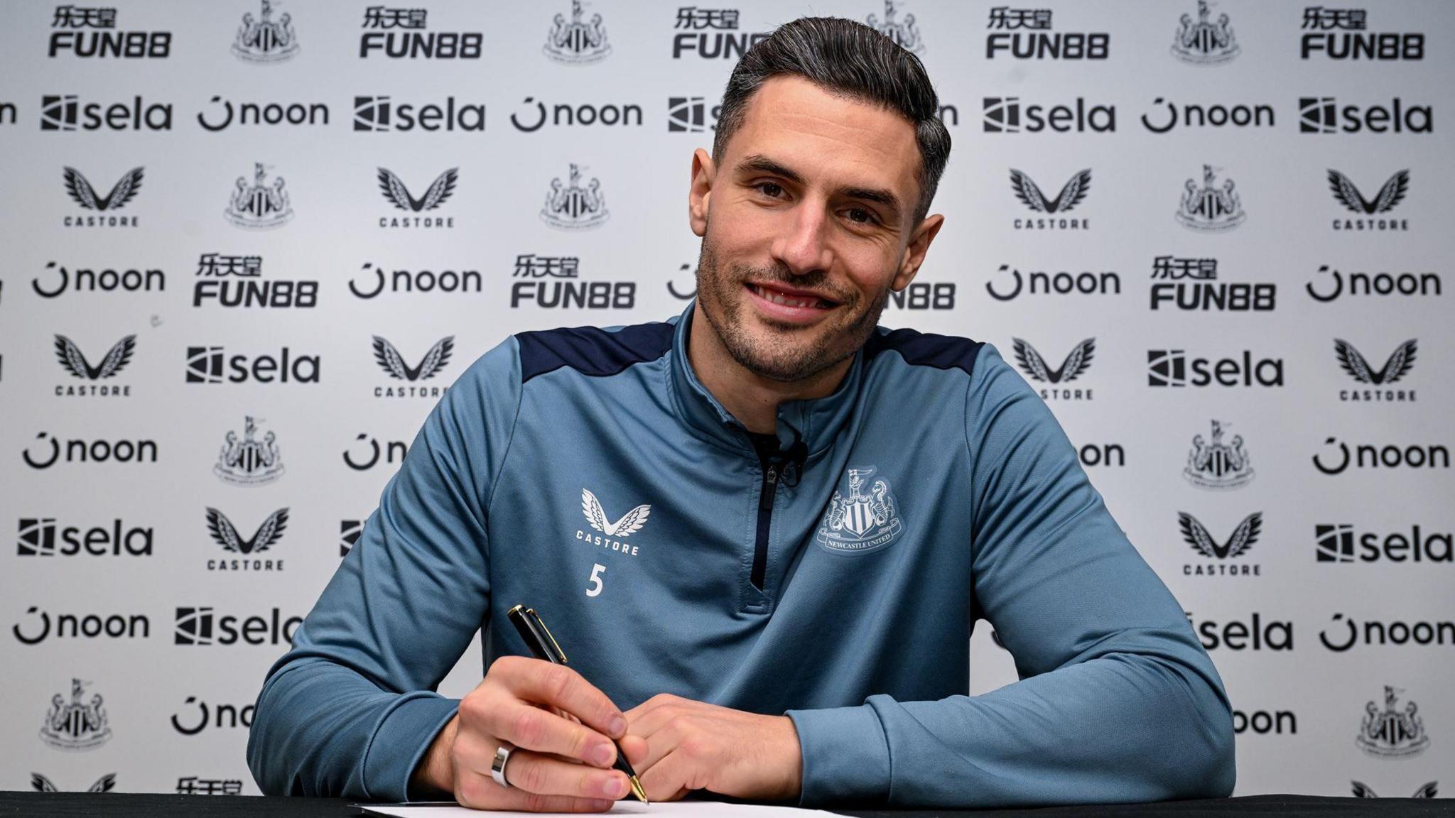 Newcastle United: Fabian Schar extends contract to 2025 - BBC Sport