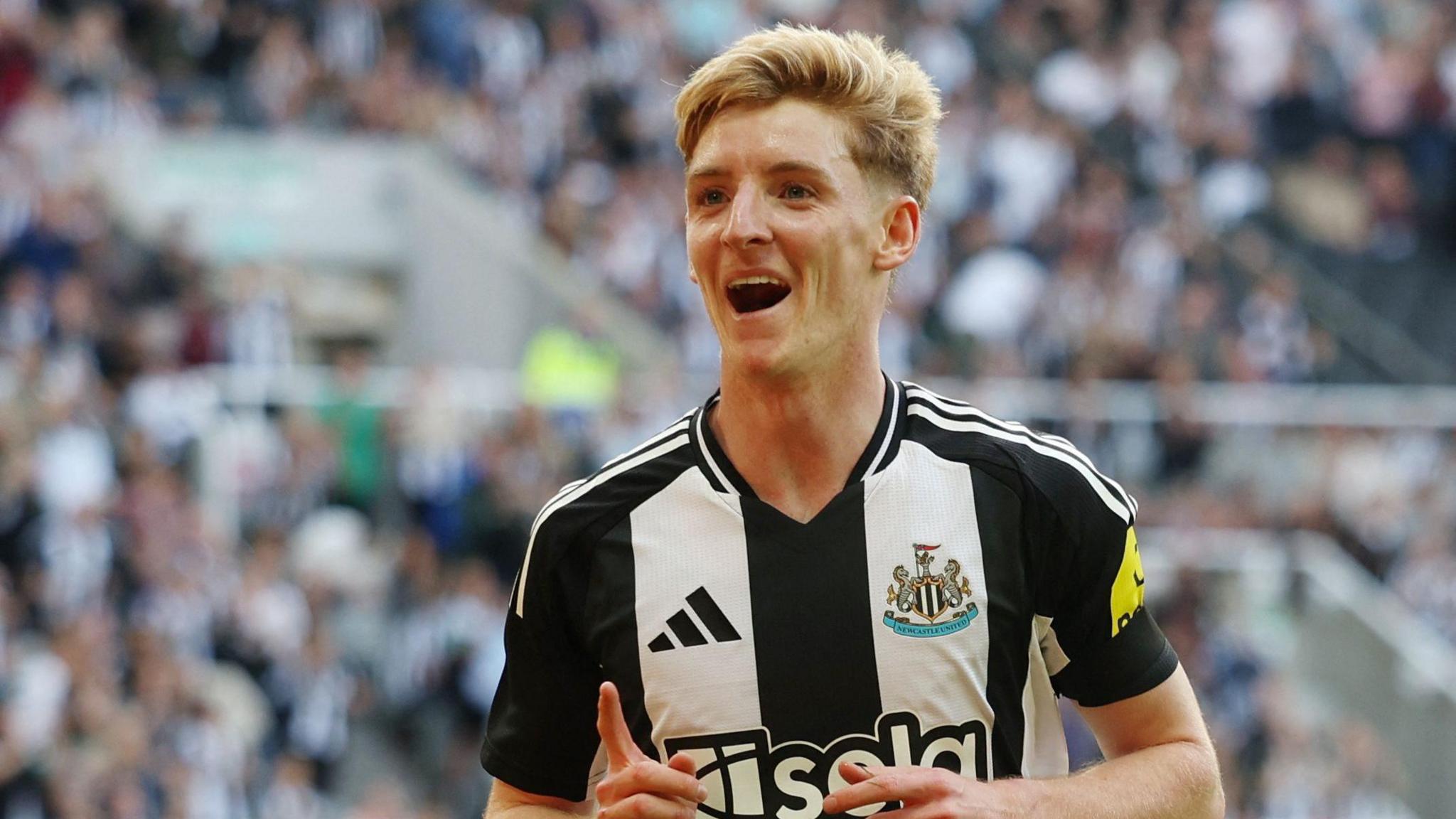 Anthony Gordon scores as Newcastle Utd beat Girona 4-0 - BBC Sport
