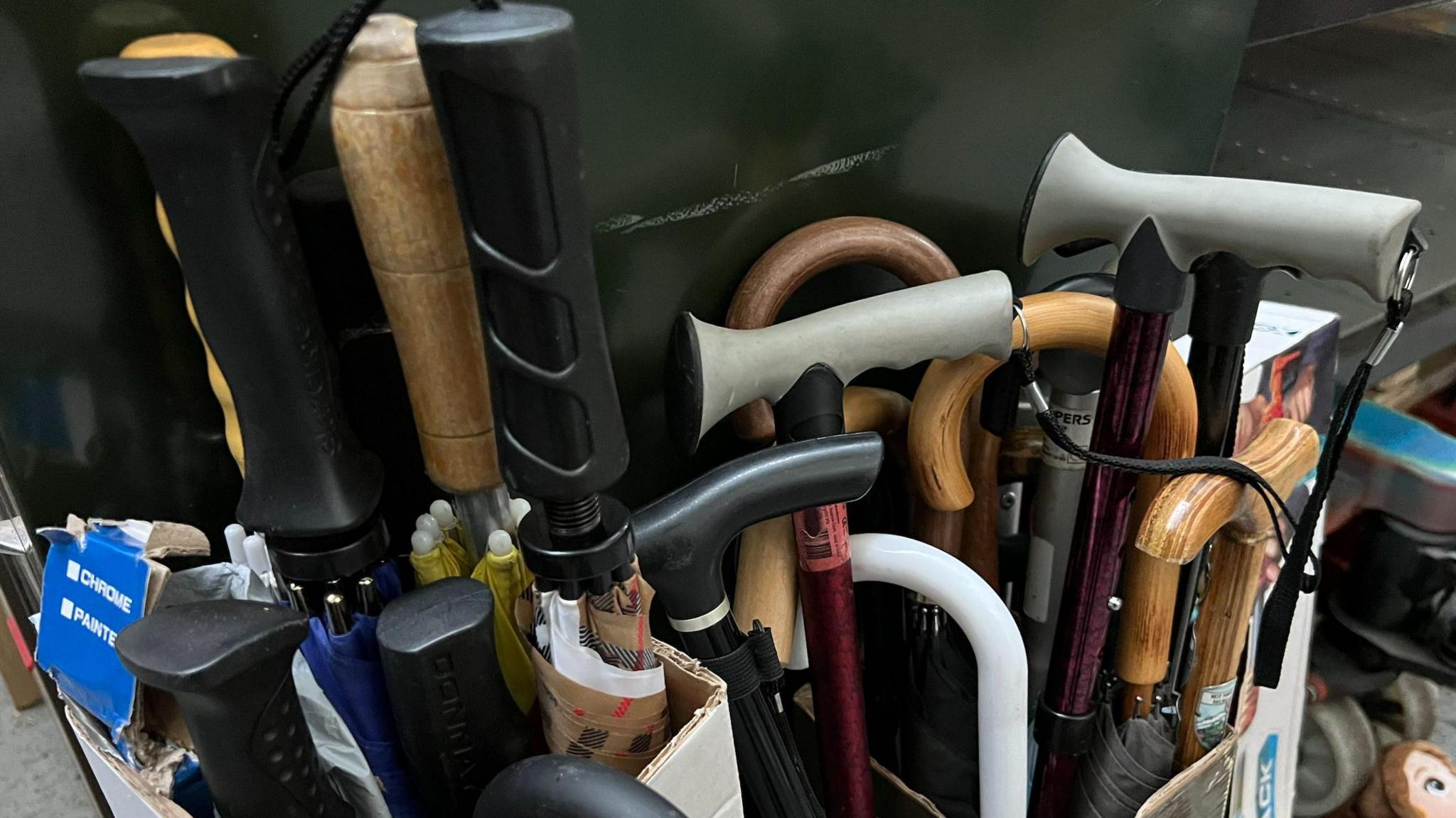 Some of the umbrellas and walking sticks lost on the Metro in 2023