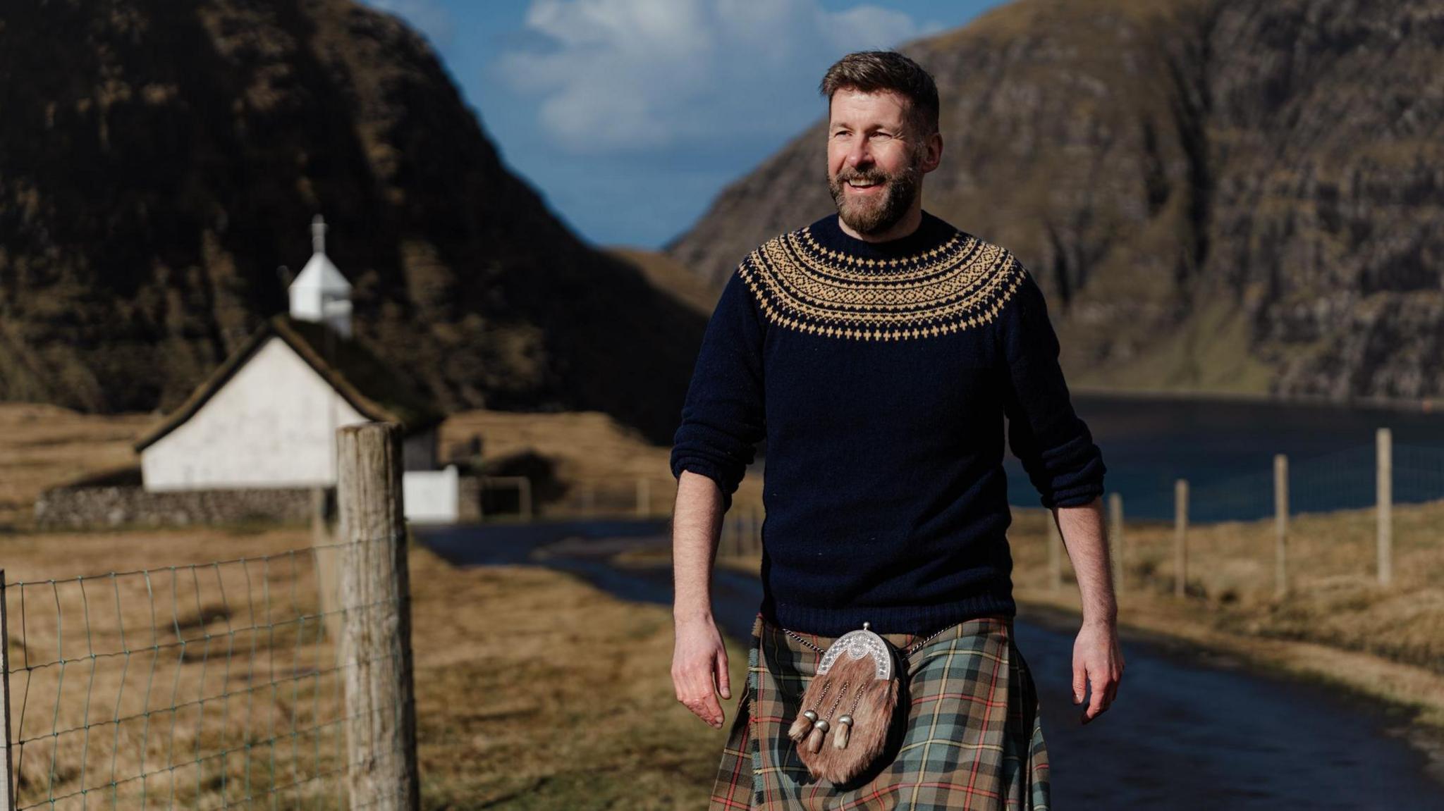 Dealbh de Choinneach MacLeòid, Bàicear Innse Gall, bhon phrògram ùr aige, Hebridean Baker: Nordic Islands