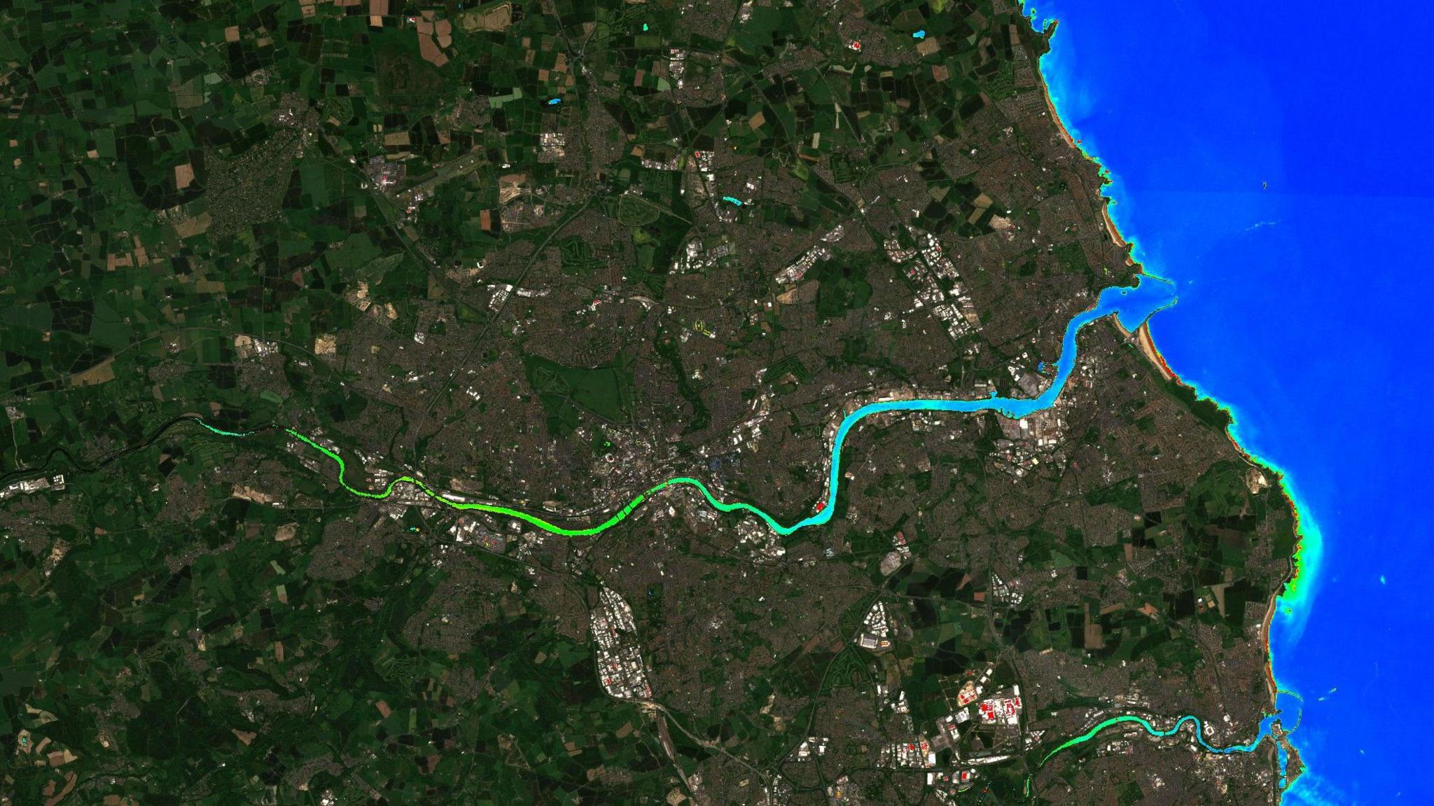 This image shows the turbidity filter. Blue color indicates very low turbidity, while the green color shows higher level of turbid water (>10 NTU). from the filter we can clearly see the presence of turbid water in the River Tyne in the middle of the city.