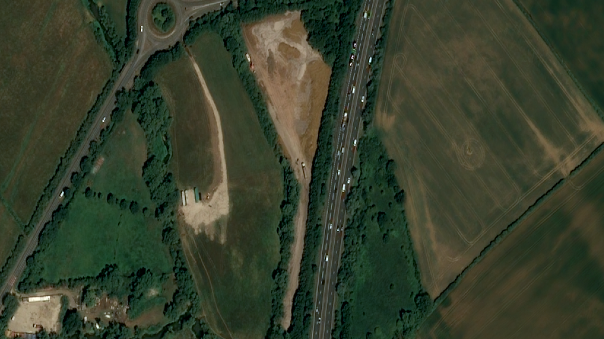 A satellite image of a field next to the A34 in Kidlington taken in June 2025
